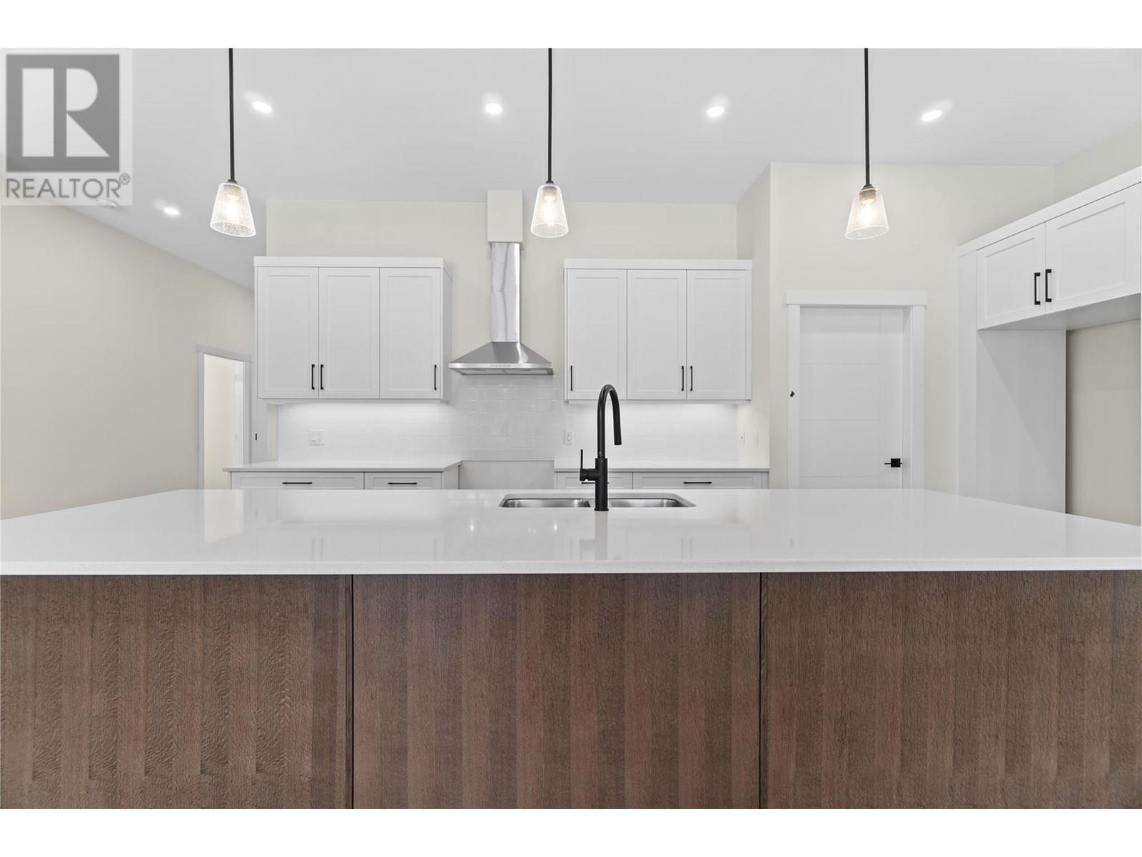 231 20 Street Ne Unit# 1, Salmon Arm, British Columbia  V1E 2Z7 - Photo 7 - 10357769