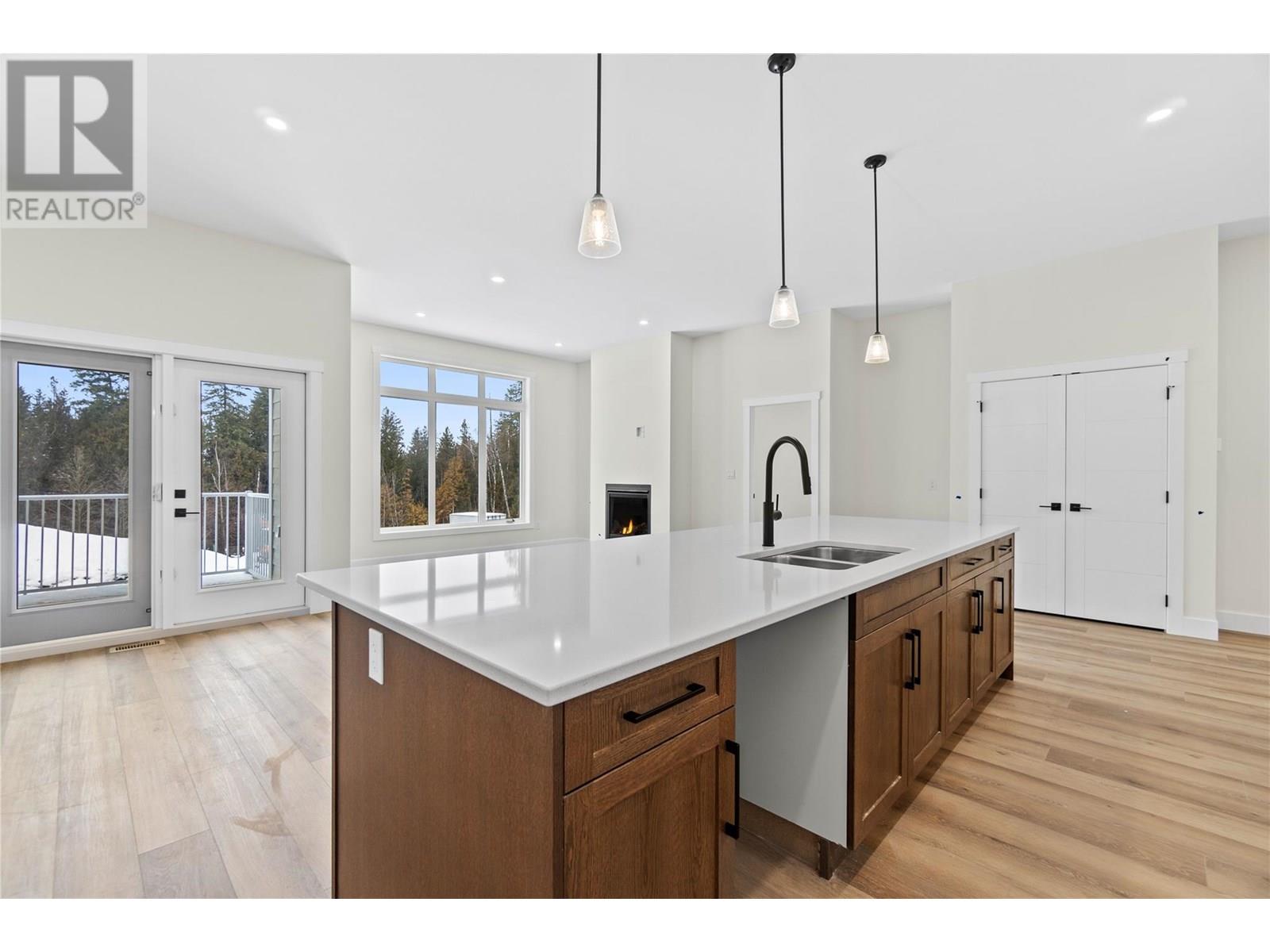 231 20 Street Ne Unit# 1, Salmon Arm, British Columbia  V1E 2Z7 - Photo 8 - 10357769