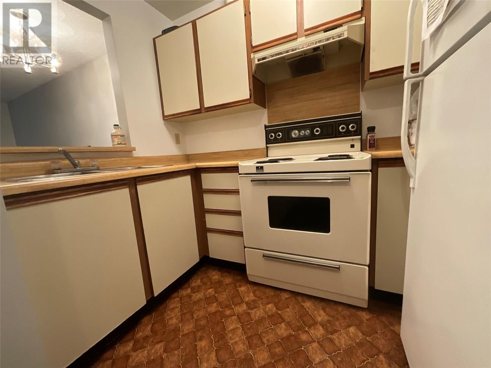 195 Chamberlain Crescent Unit# 202, Tumbler Ridge, British Columbia  V0C 2W0 - Photo 2 - 10357915