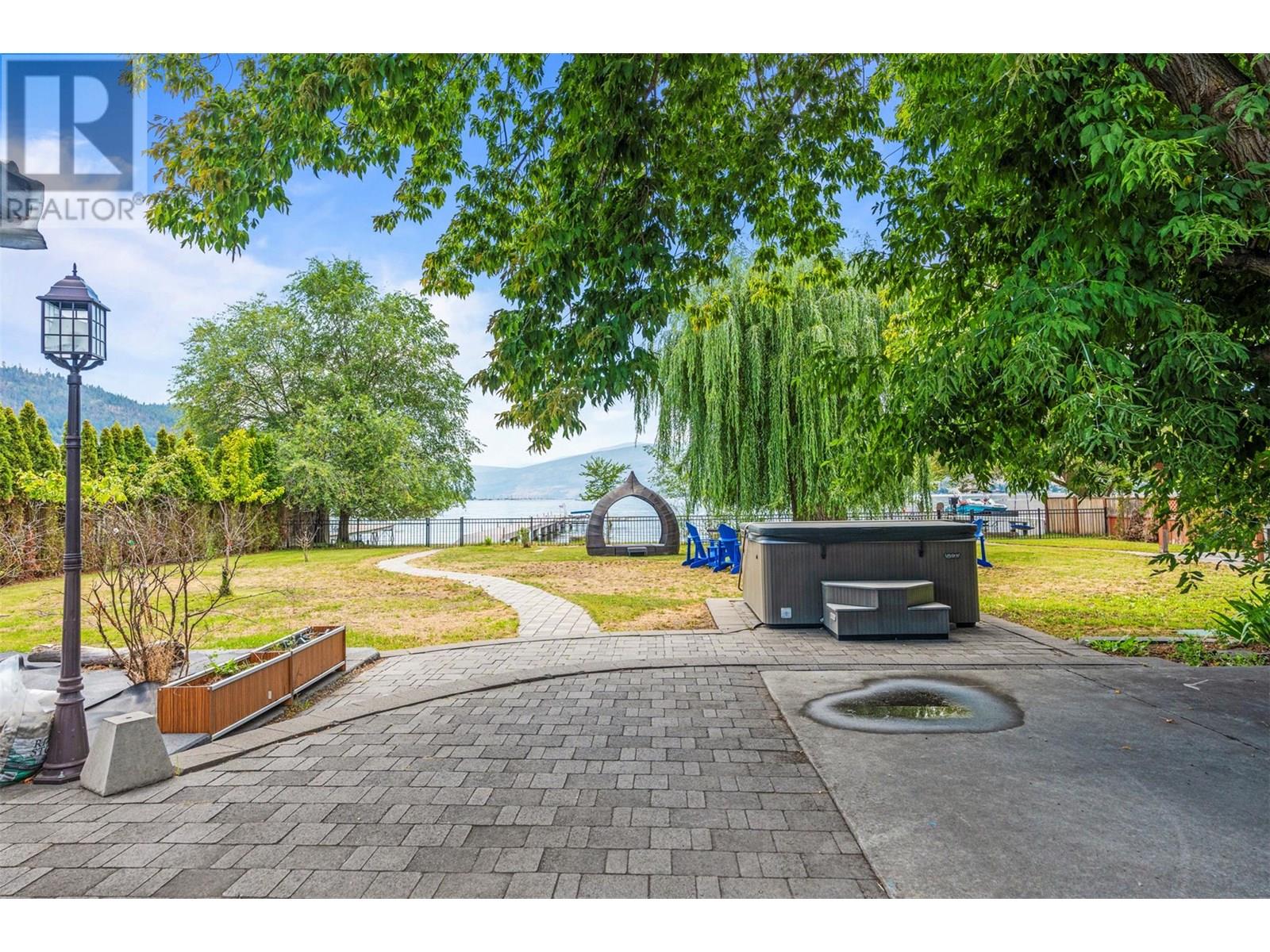 2640 Lakeshore Road, Vernon, British Columbia  V1H 1N1 - Photo 1 - 10357438