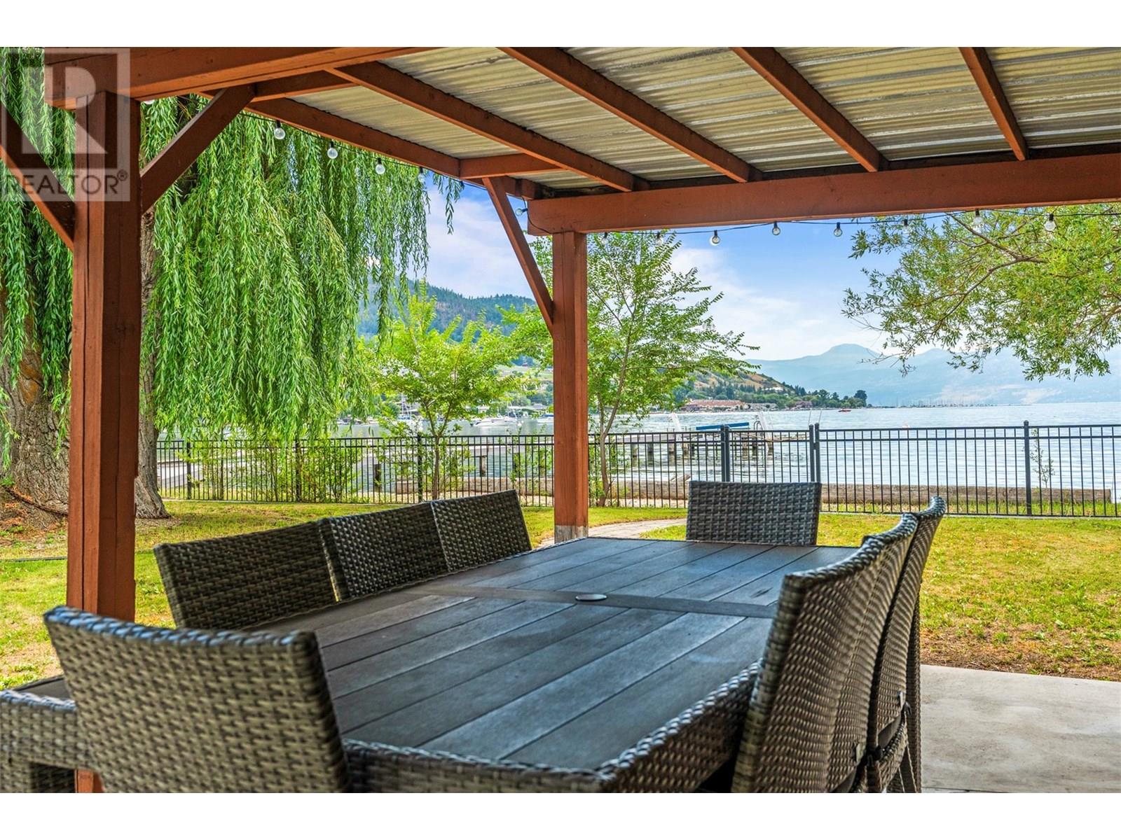 2640 Lakeshore Road, Vernon, British Columbia  V1H 1N1 - Photo 16 - 10357438