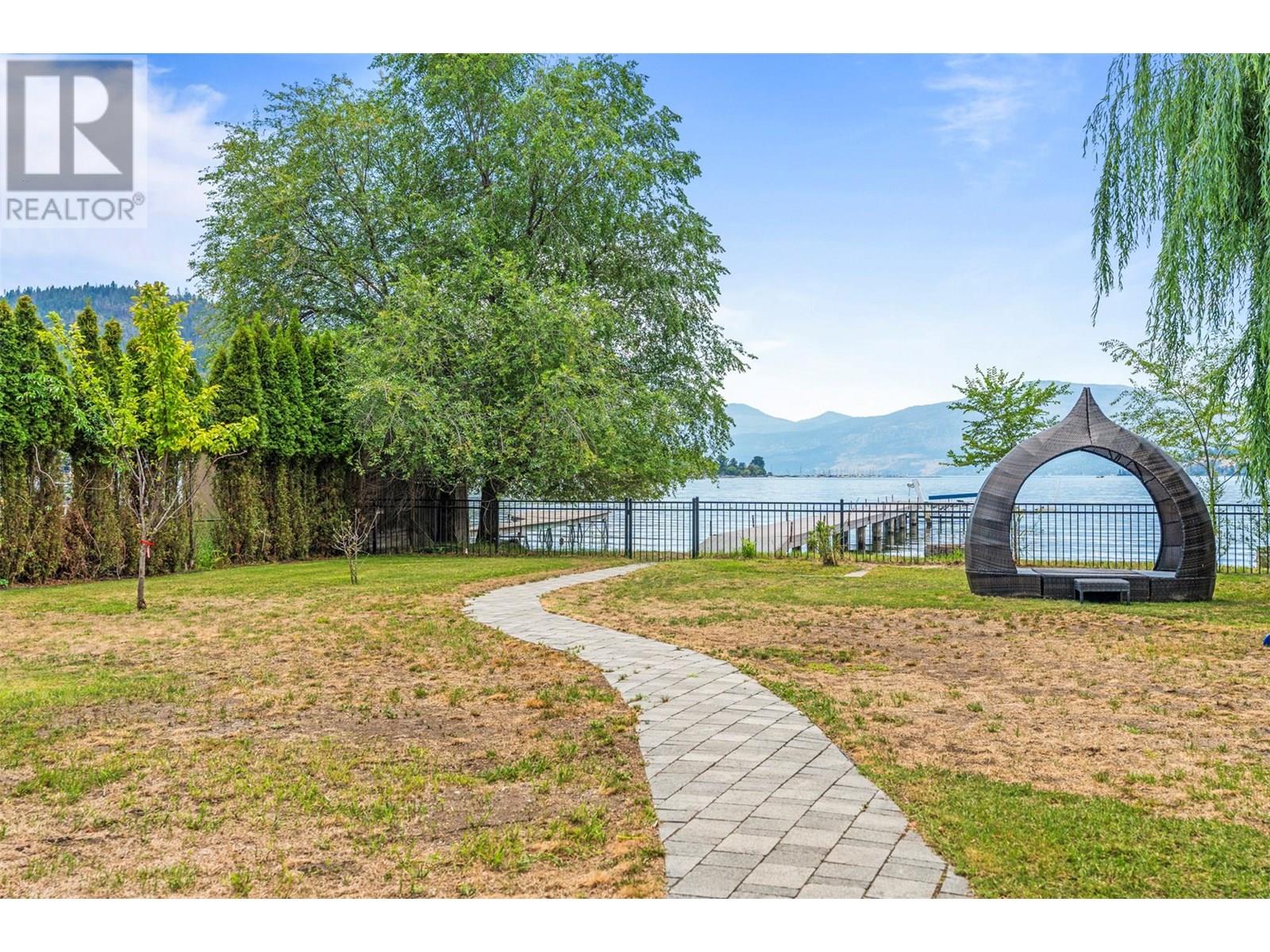 2640 Lakeshore Road, Vernon, British Columbia  V1H 1N1 - Photo 2 - 10357438