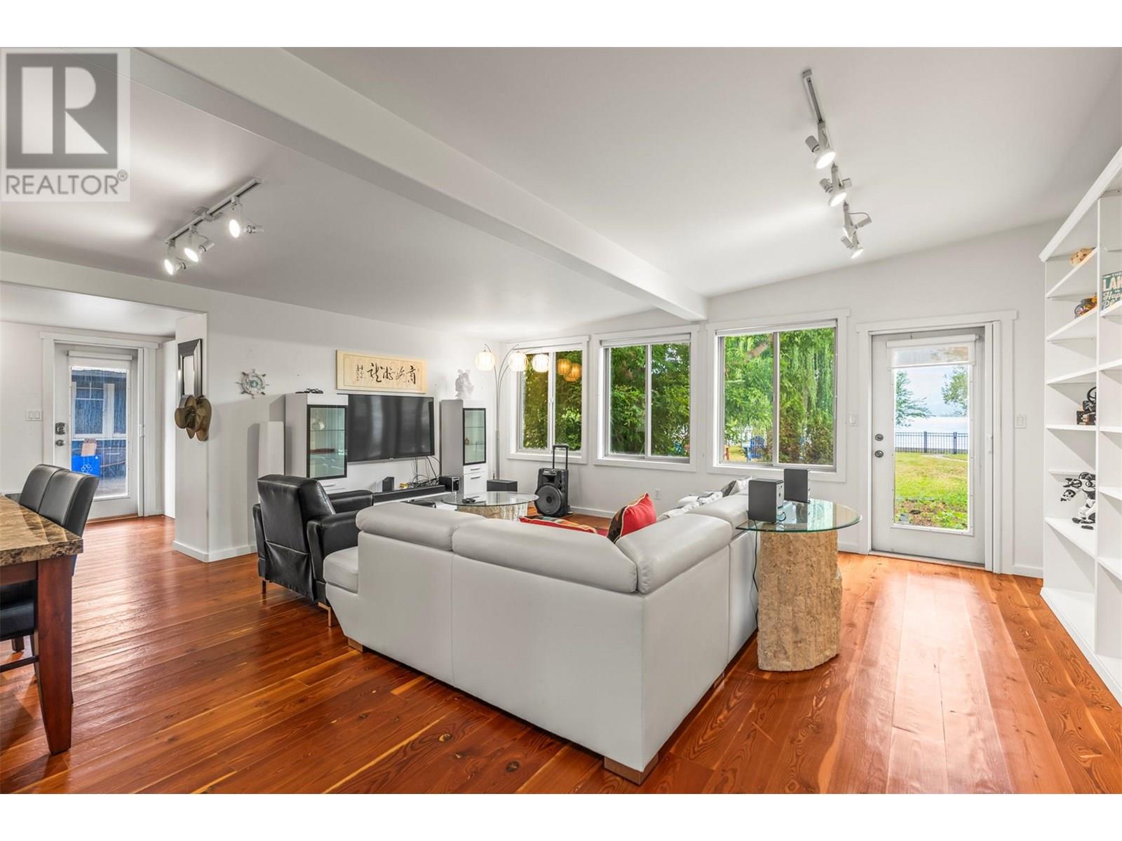 2640 Lakeshore Road, Vernon, British Columbia  V1H 1N1 - Photo 32 - 10357438