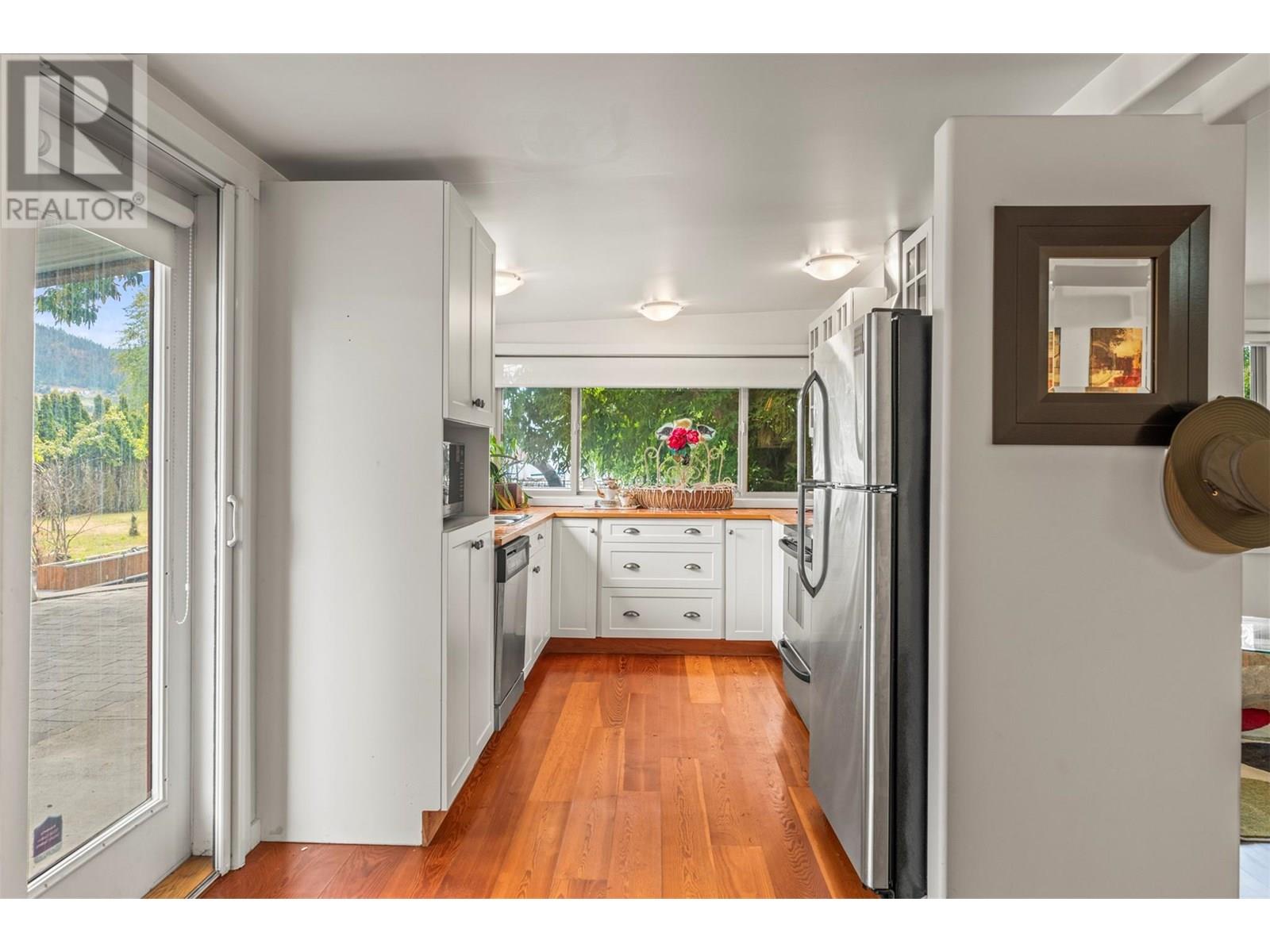 2640 Lakeshore Road, Vernon, British Columbia  V1H 1N1 - Photo 44 - 10357438