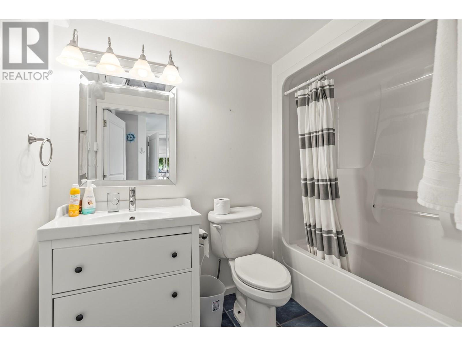 2640 Lakeshore Road, Vernon, British Columbia  V1H 1N1 - Photo 50 - 10357438