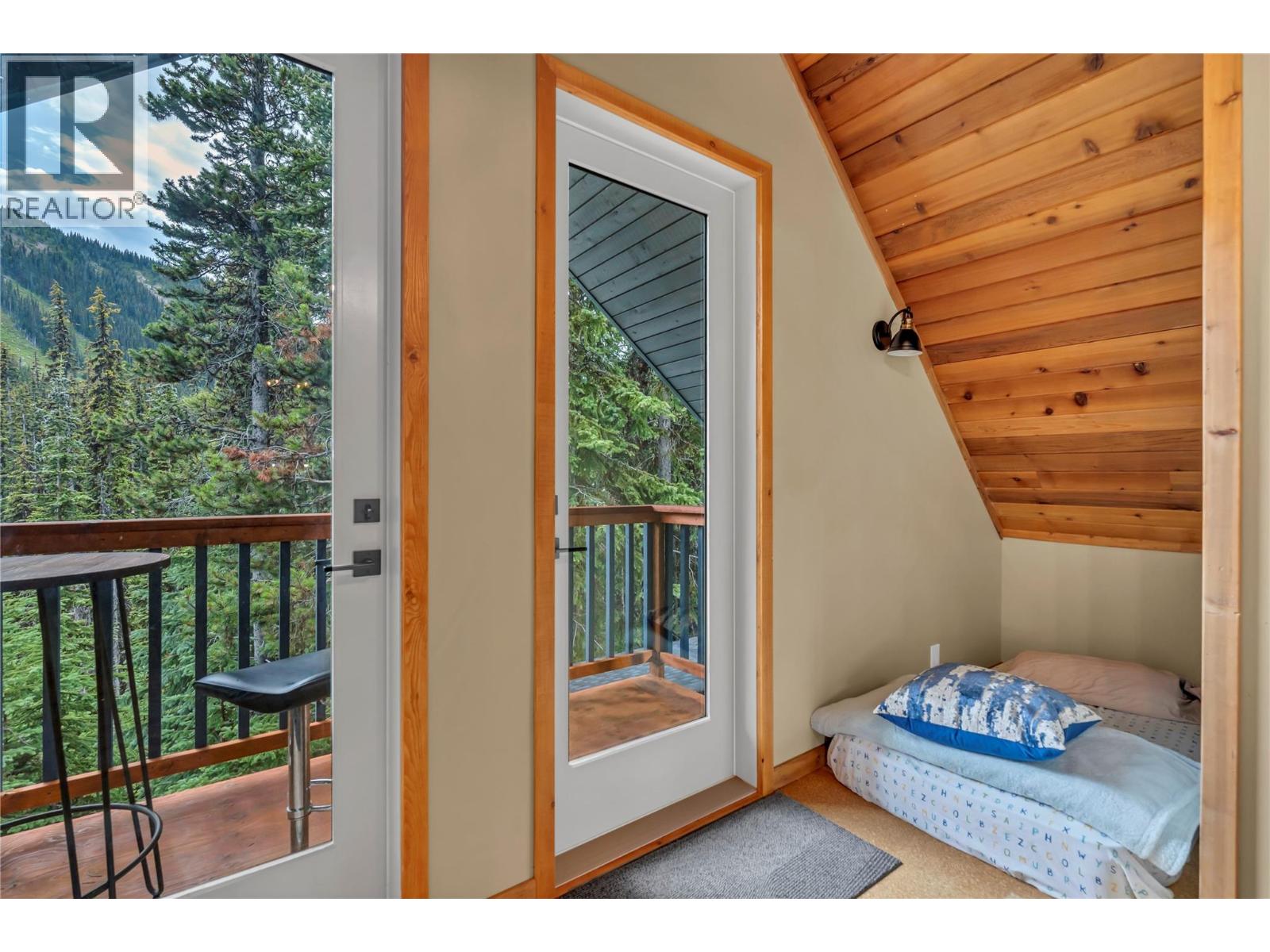 1417 Apex Mountain Road, Apex Mountain, British Columbia  V0X 1N6 - Photo 18 - 10357668