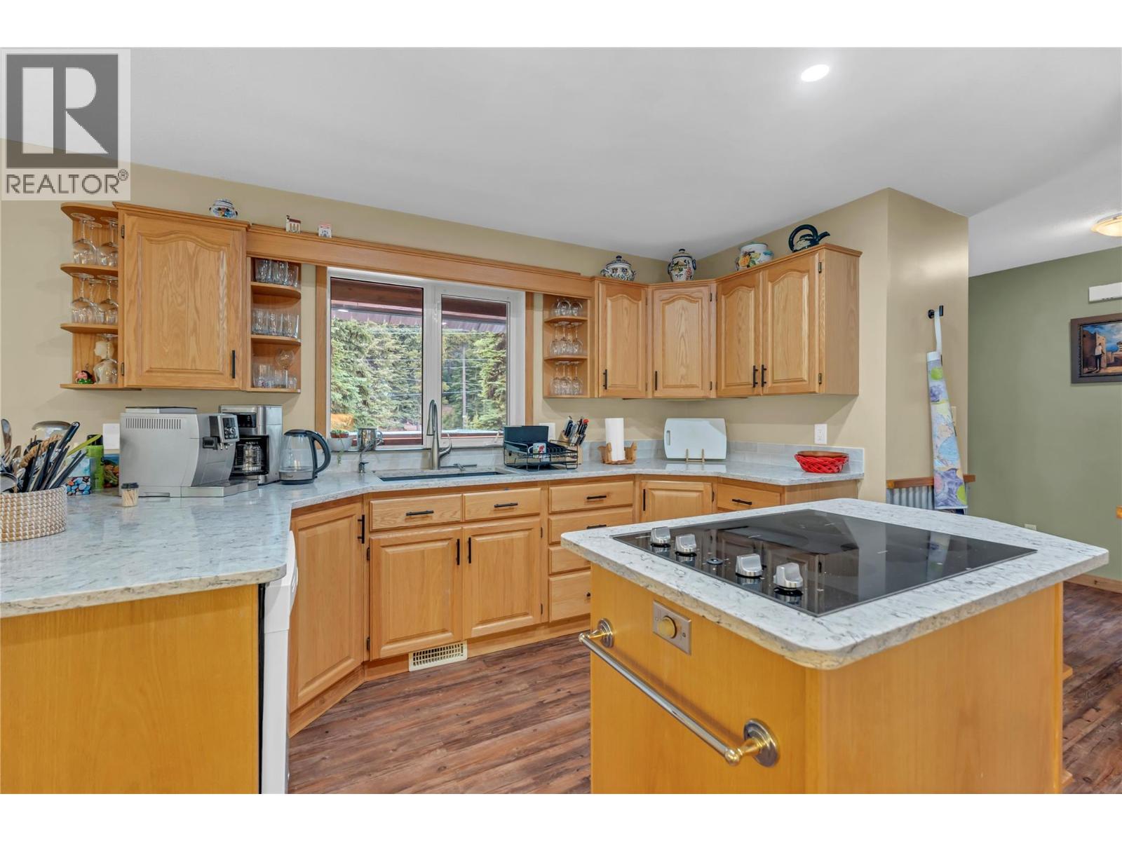 1417 Apex Mountain Road, Apex Mountain, British Columbia  V0X 1N6 - Photo 2 - 10357668