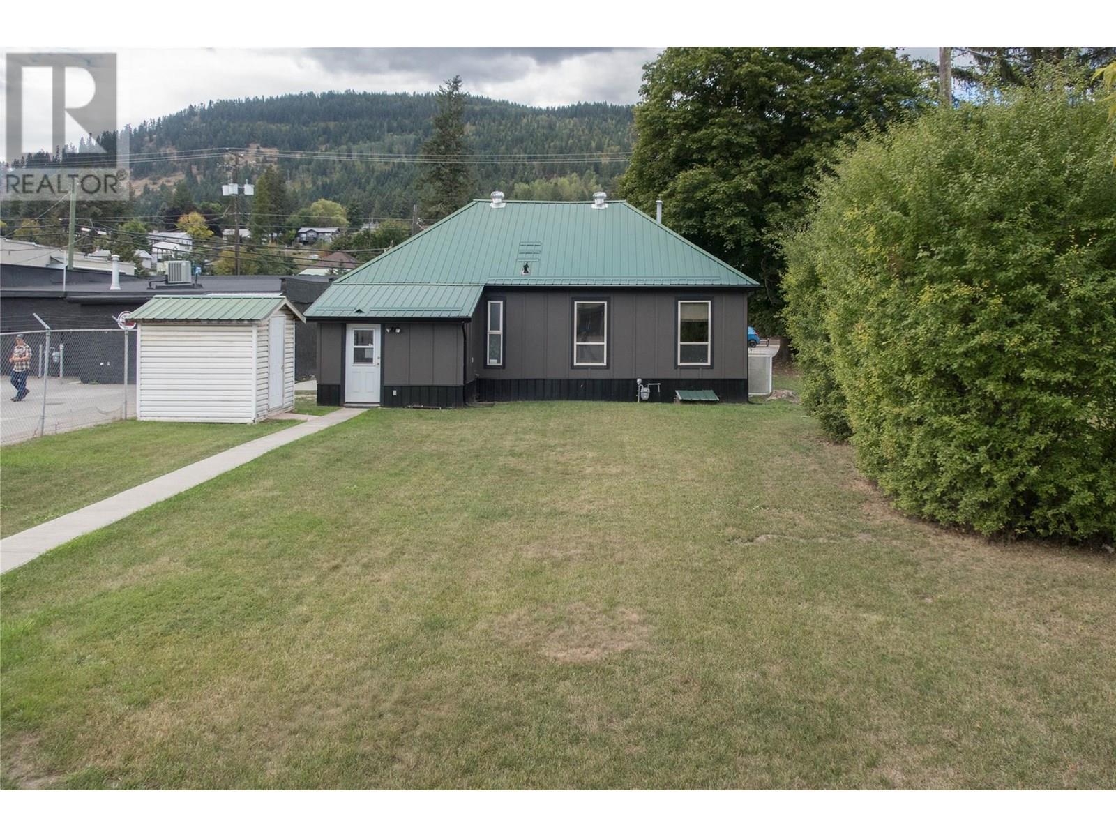 2143 Shuswap Avenue, Lumby, British Columbia  V0E 2G0 - Photo 14 - 10357885