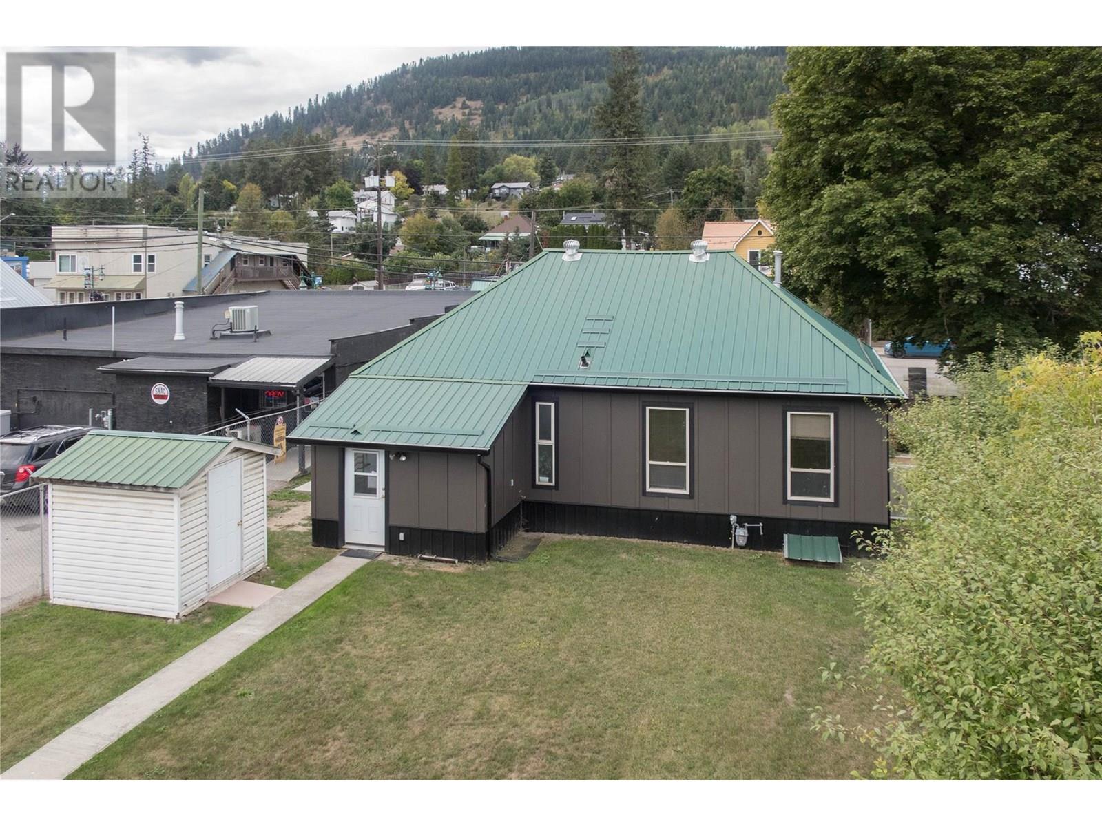 2143 Shuswap Avenue, Lumby, British Columbia  V0E 2G0 - Photo 15 - 10357885