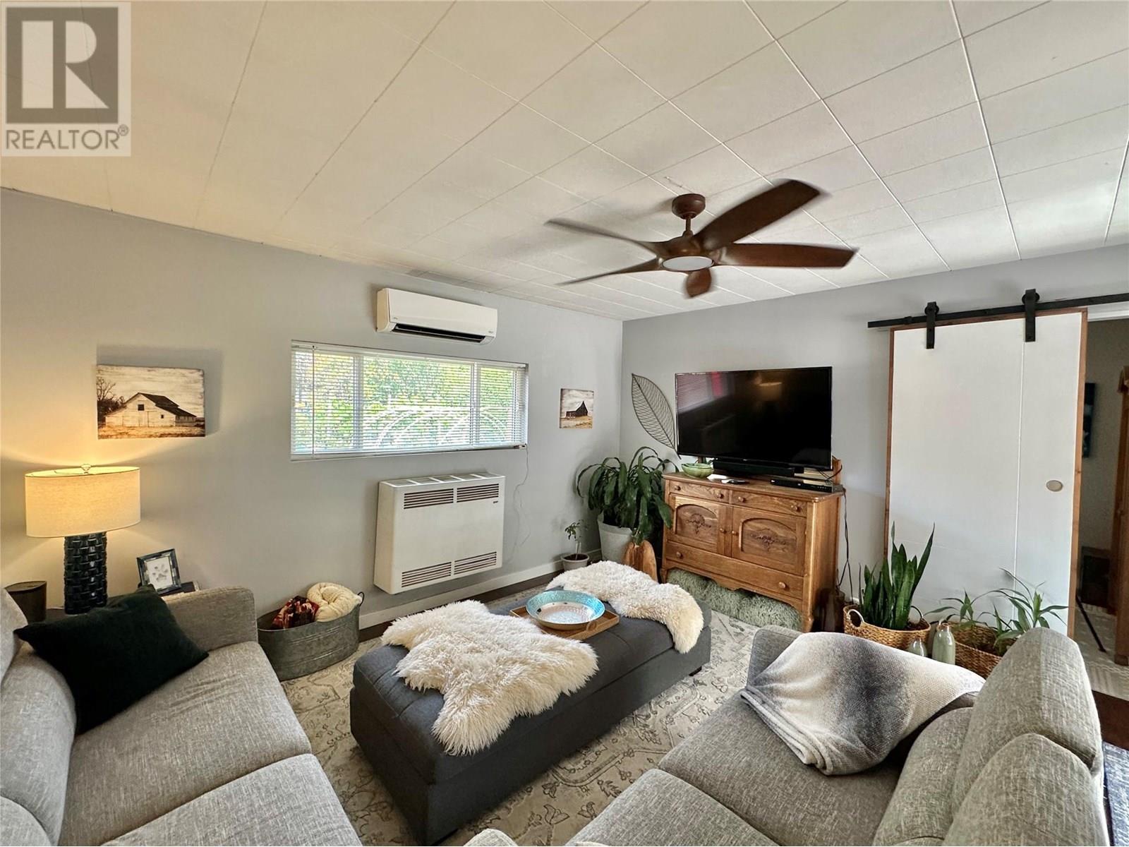 2146 Newton Road, Cawston, British Columbia  V0X 1C1 - Photo 2 - 10357751