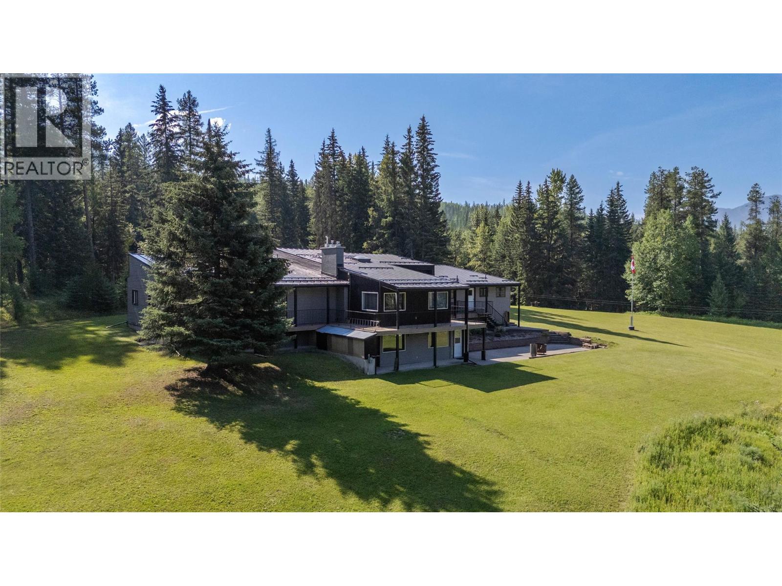 105 Castle Mountain Road, Fernie, British Columbia  V0B 1M4 - Photo 1 - 10357748