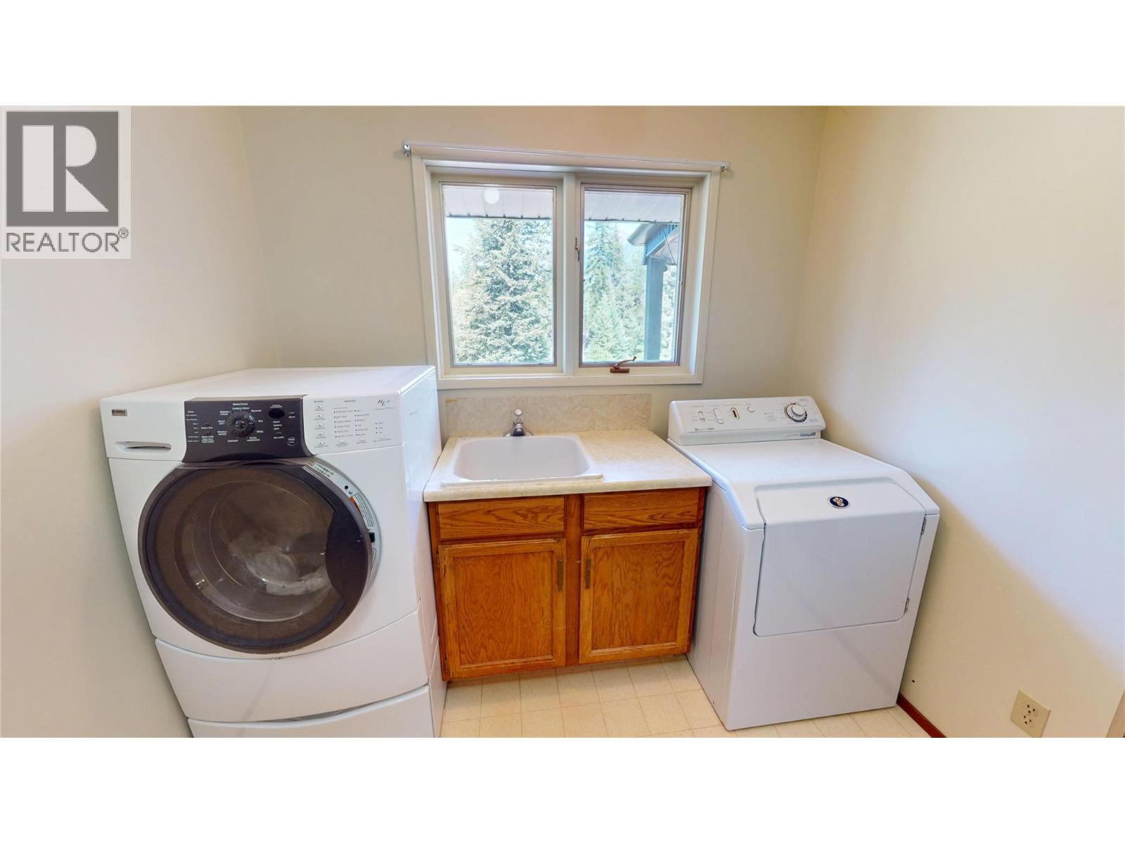 105 Castle Mountain Road, Fernie, British Columbia  V0B 1M4 - Photo 30 - 10357748