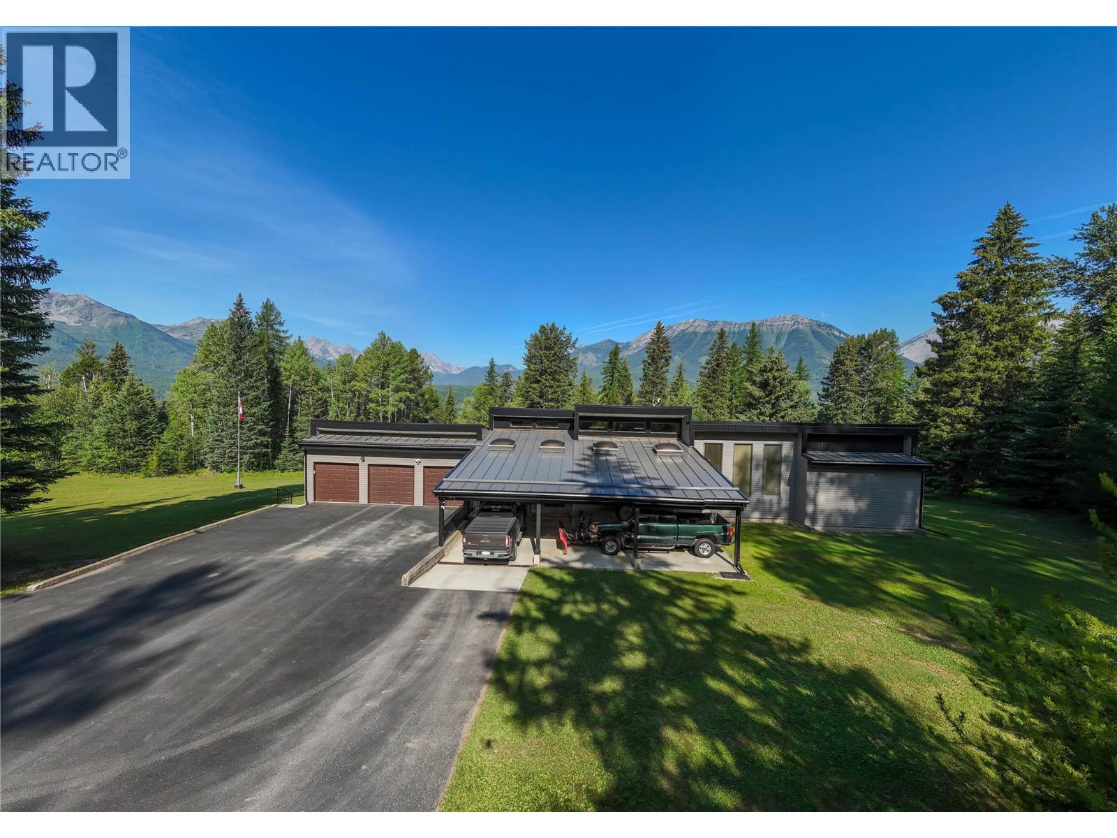 105 Castle Mountain Road, Fernie, British Columbia  V0B 1M4 - Photo 4 - 10357748