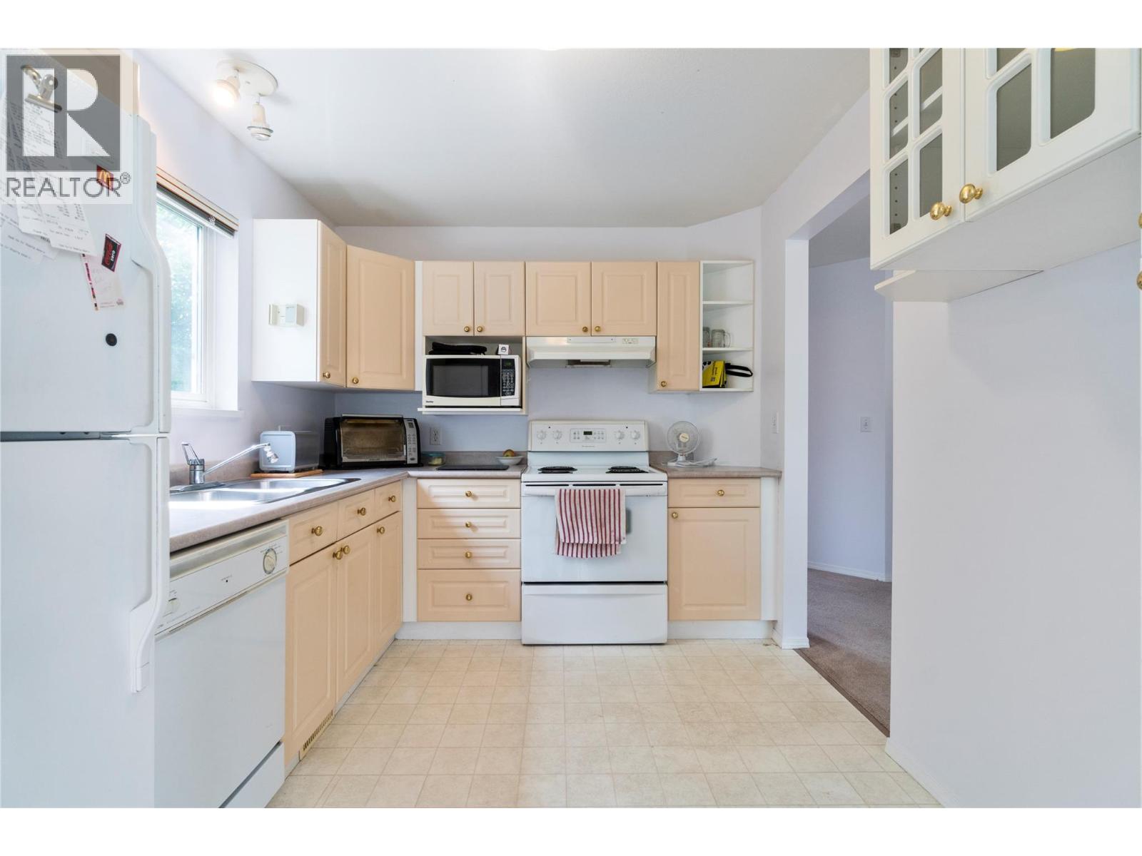 2951 11 Avenue Ne Unit# 5, Salmon Arm, British Columbia  V1E 1V8 - Photo 3 - 10358219