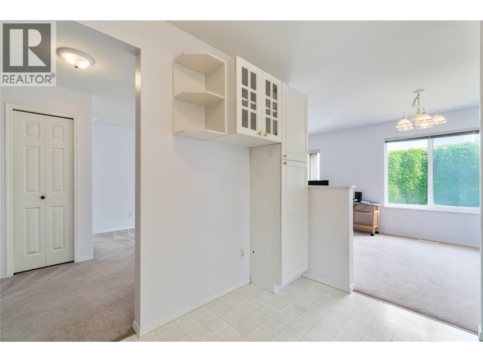 2951 11 Avenue Ne Unit# 5, Salmon Arm, British Columbia  V1E 1V8 - Photo 4 - 10358219