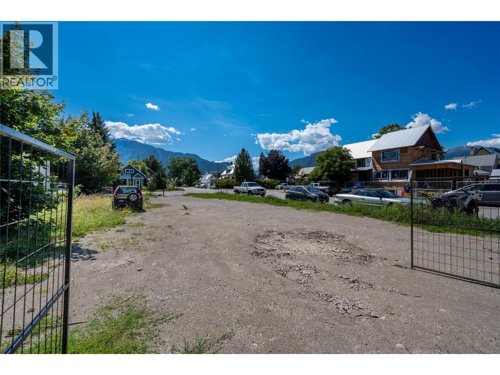 200 Third Street E, Revelstoke, British Columbia  V0E 2S0 - Photo 13 - 10358381