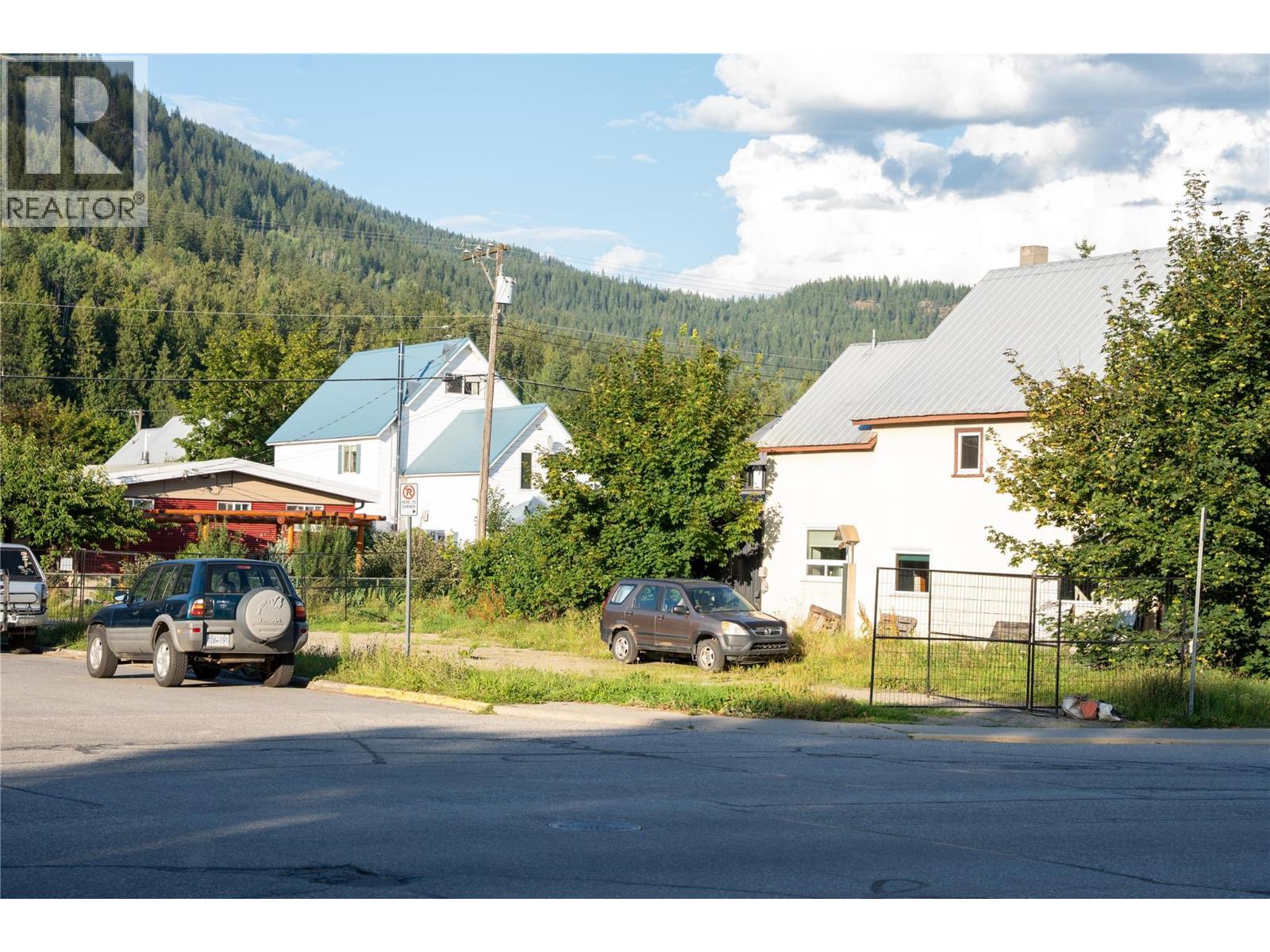 200 Third Street E, Revelstoke, British Columbia  V0E 2S0 - Photo 14 - 10358381