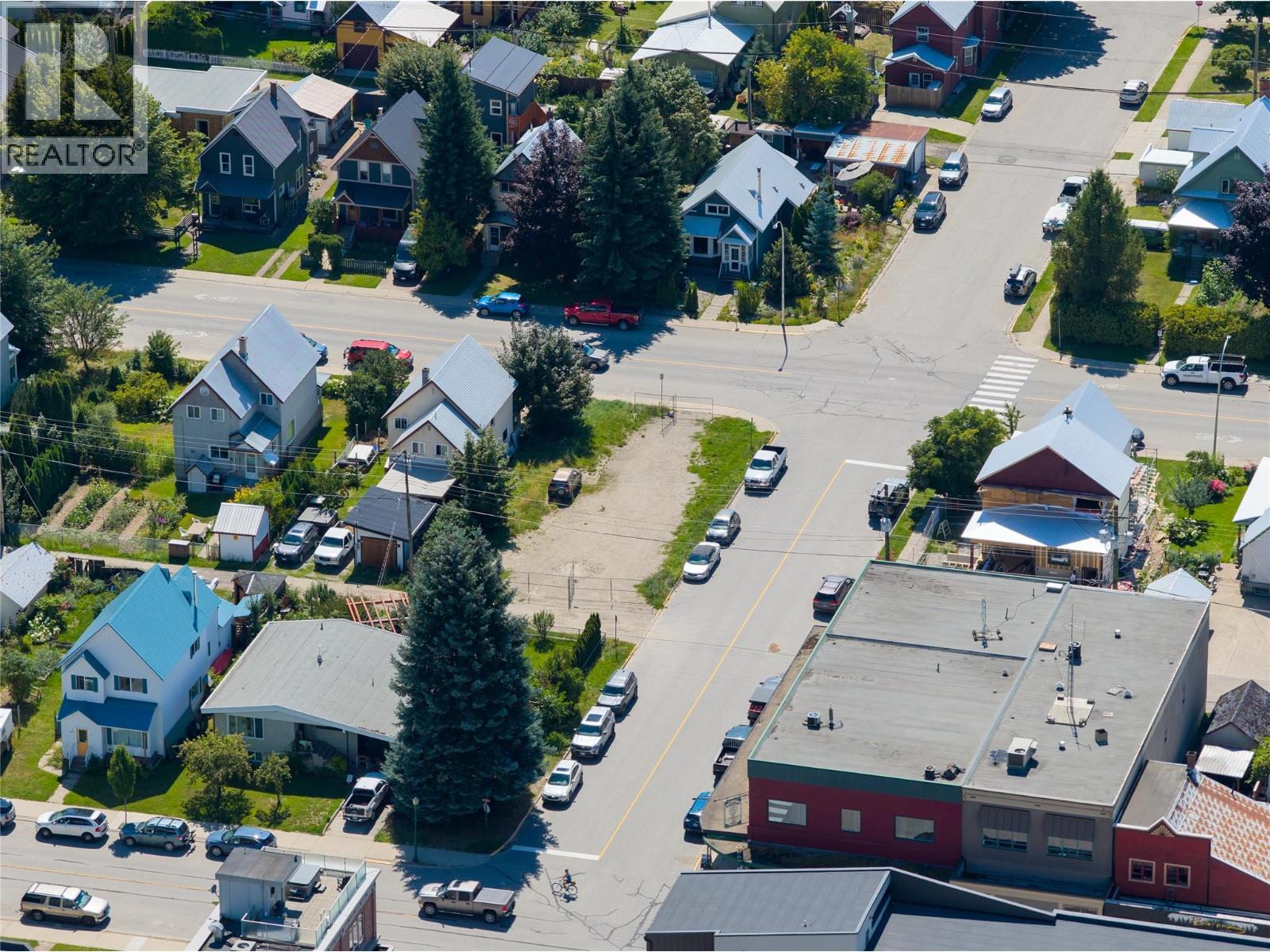 200 Third Street E, Revelstoke, British Columbia  V0E 2S0 - Photo 7 - 10358381