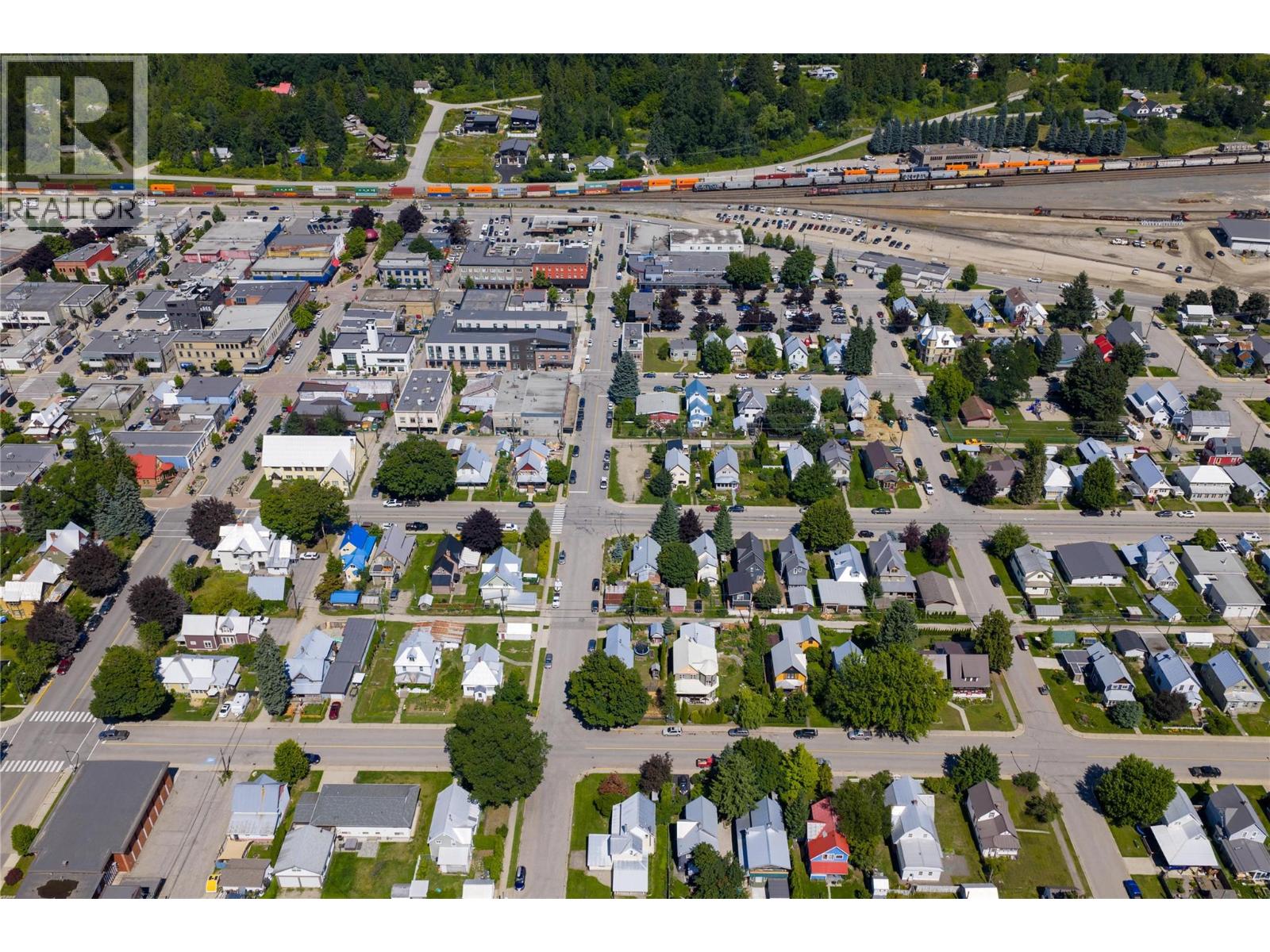 200 Third Street E, Revelstoke, British Columbia  V0E 2S0 - Photo 8 - 10358381