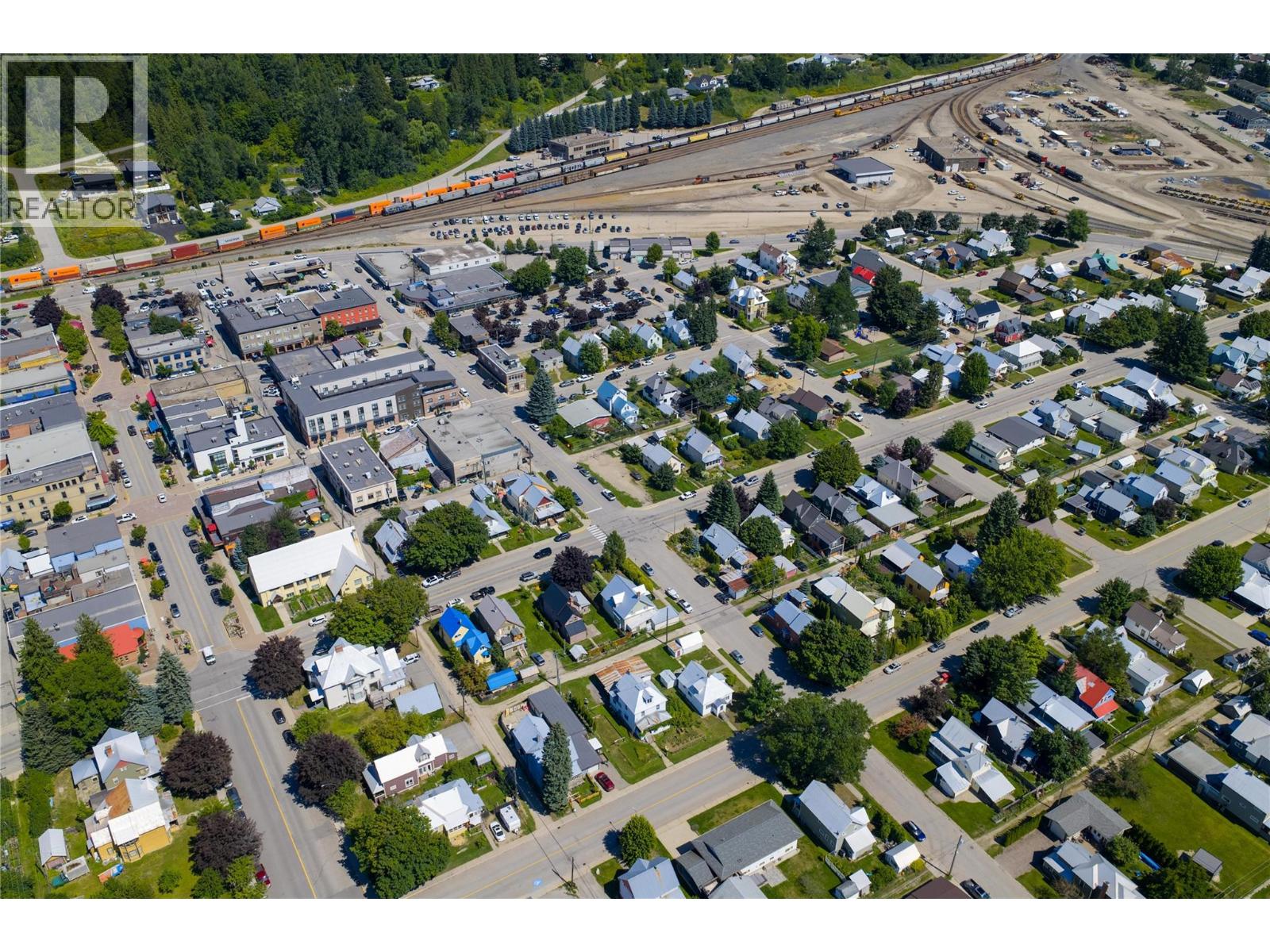 200 Third Street E, Revelstoke, British Columbia  V0E 2S0 - Photo 9 - 10358381