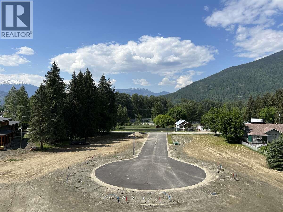Sl 2, 4-1445 Illecillewaet Road, Revelstoke, British Columbia  V0E 2S1 - Photo 11 - 10358589