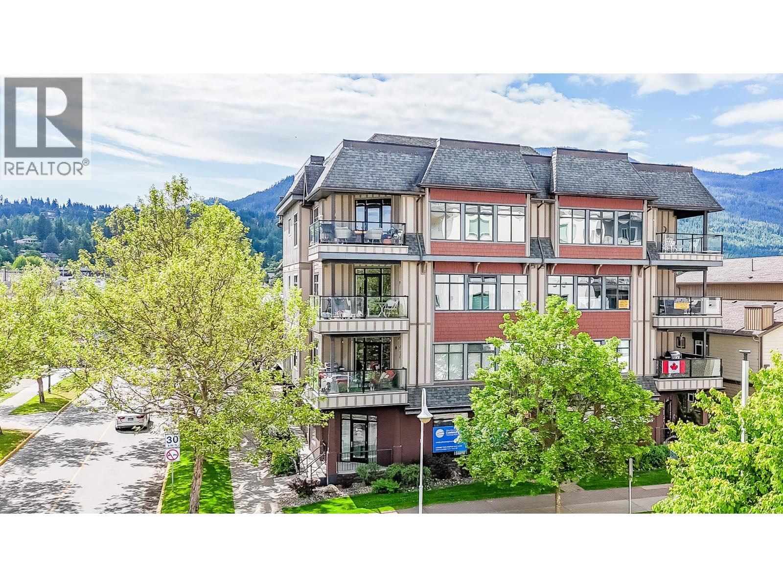 160 Harbourfront Drive Unit# 302, Salmon Arm, British Columbia  V1E 3M3 - Photo 11 - 10358620