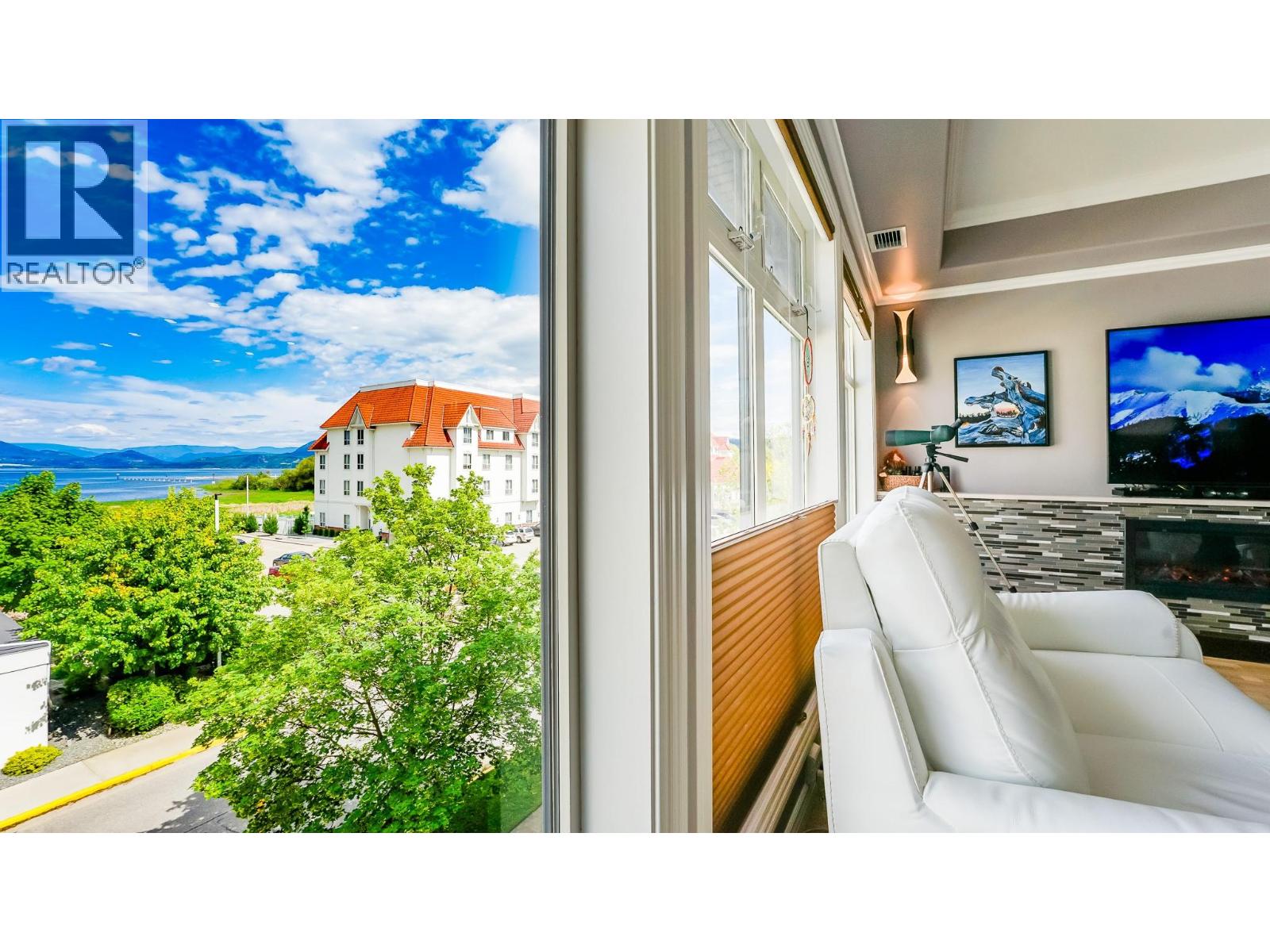 160 Harbourfront Drive Unit# 302, Salmon Arm, British Columbia  V1E 3M3 - Photo 3 - 10358620