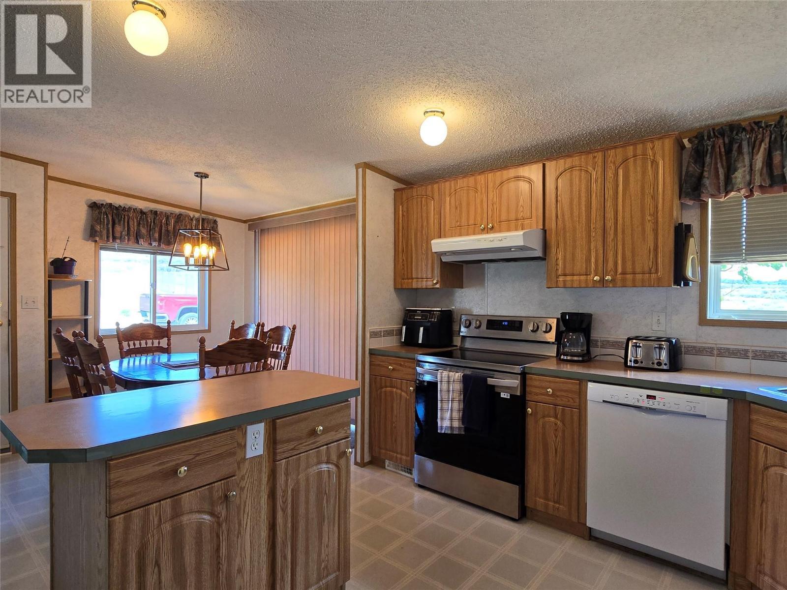 1616 Stage Road, Cache Creek, British Columbia  V0K 1H0 - Photo 4 - 10358537