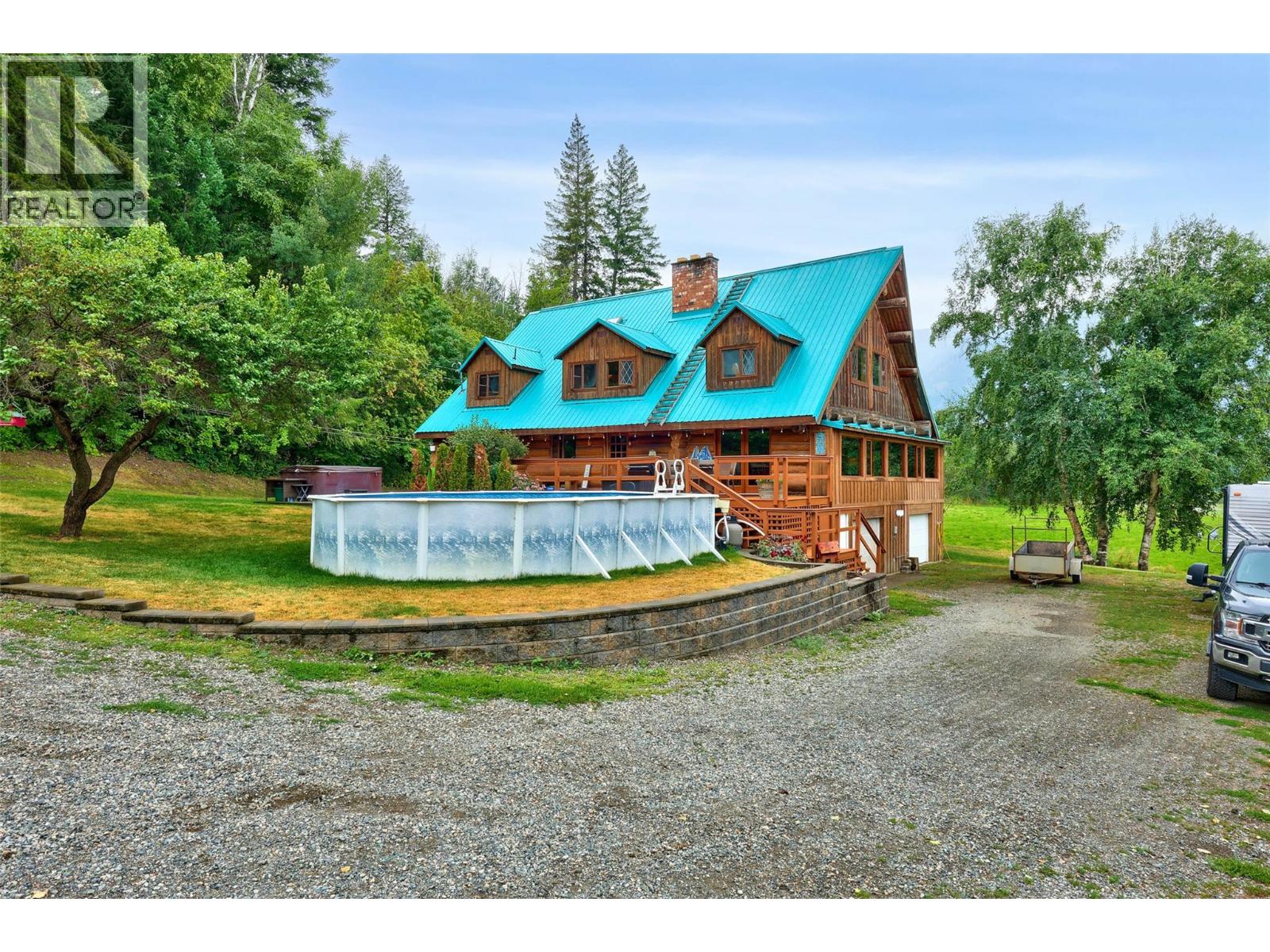 601 Yellowhead Highway S, Mclure, British Columbia  V0E 2H0 - Photo 2 - 10357485