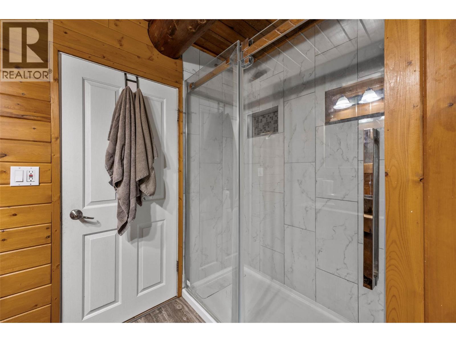 601 Yellowhead Highway S, Mclure, British Columbia  V0E 2H0 - Photo 31 - 10357485