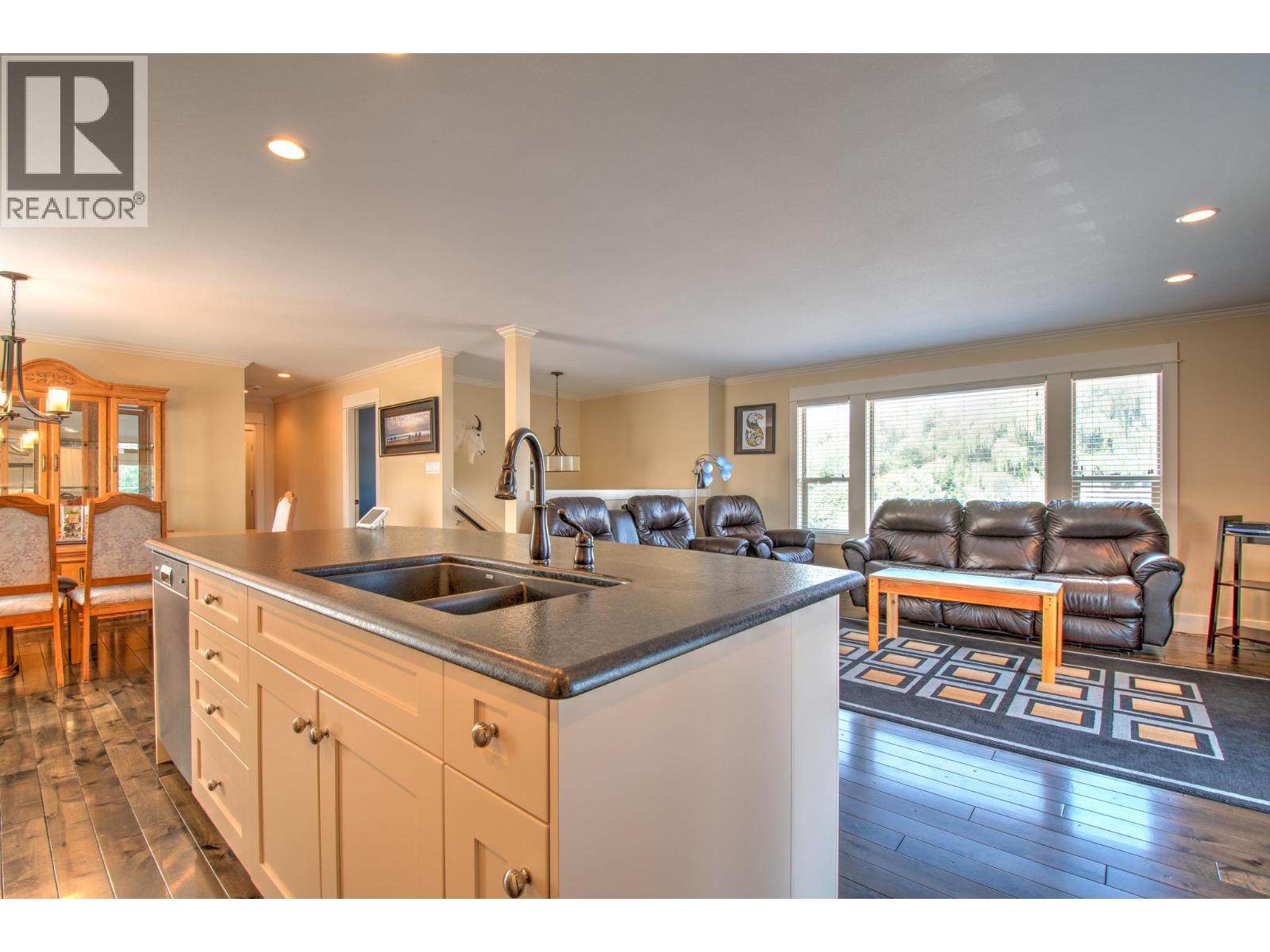 5409 Willow Drive, Vernon, British Columbia  V1T 2E4 - Photo 7 - 10358758