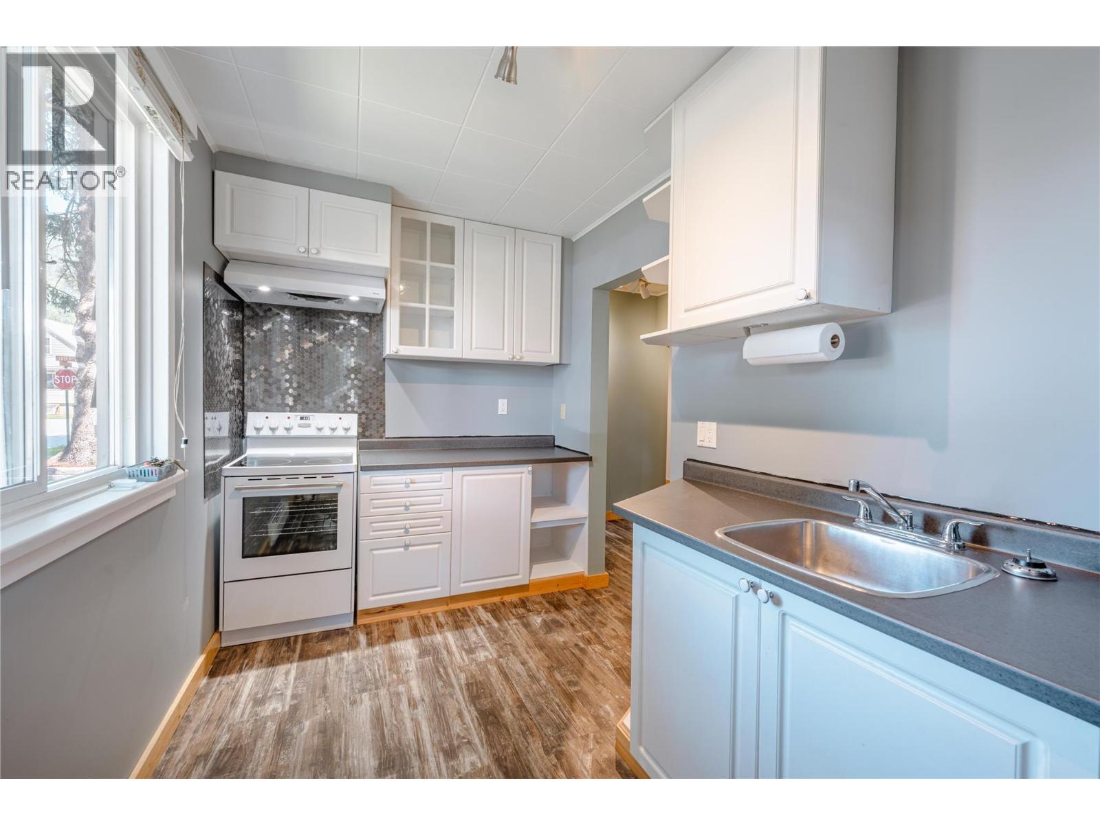 503 Third Street E, Revelstoke, British Columbia  V0E 2S0 - Photo 10 - 10358517