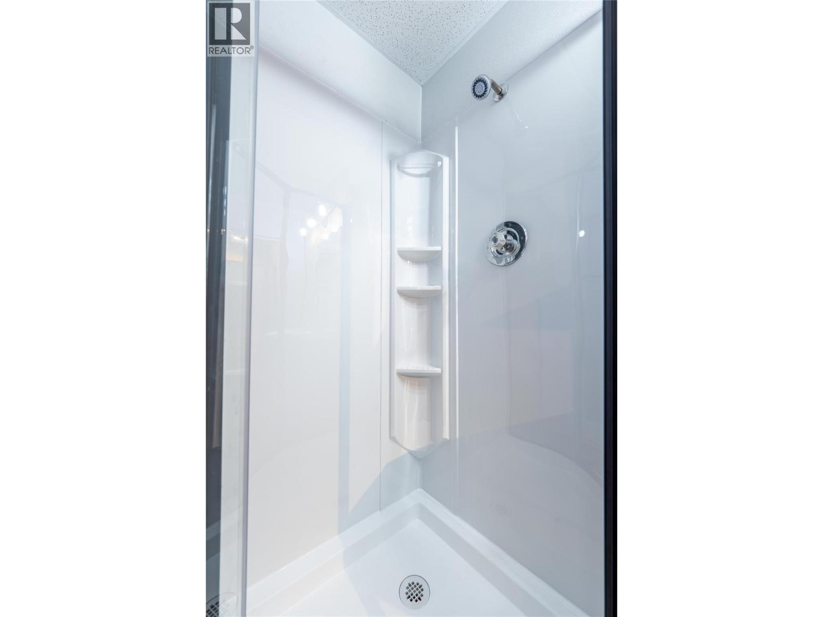 503 Third Street E, Revelstoke, British Columbia  V0E 2S0 - Photo 14 - 10358517