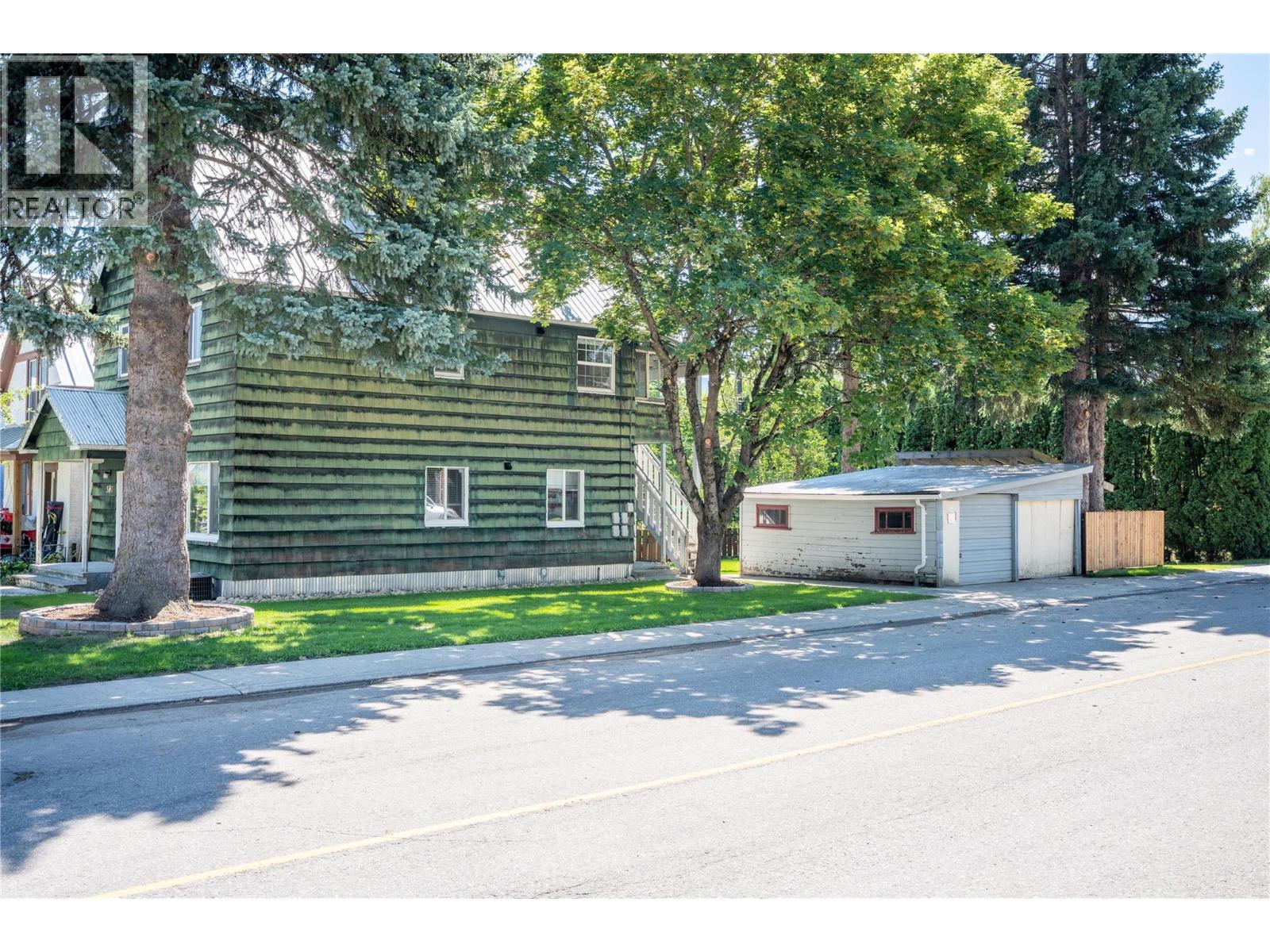 503 Third Street E, Revelstoke, British Columbia  V0E 2S0 - Photo 4 - 10358517