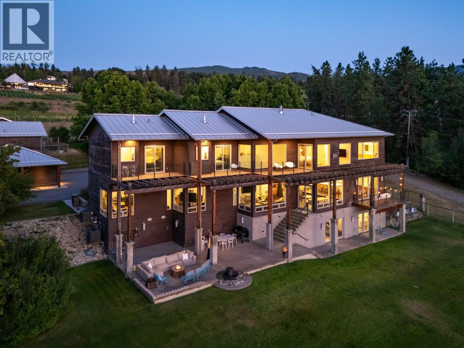 4840 Lakeshore Road, Kelowna, British Columbia  V1W 4H6 - Photo 2 - 10358738