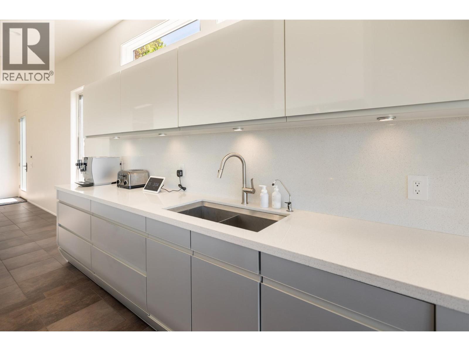 4840 Lakeshore Road, Kelowna, British Columbia  V1W 4H6 - Photo 36 - 10358738