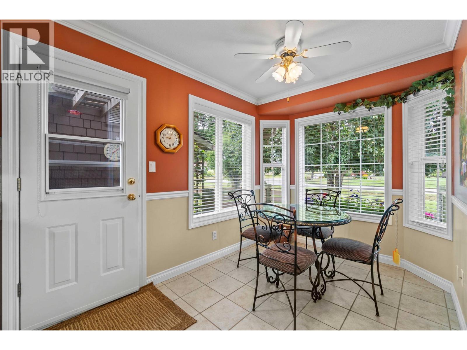 2552 Golf View Crescent, Blind Bay, British Columbia  V0E 1H2 - Photo 4 - 10358769