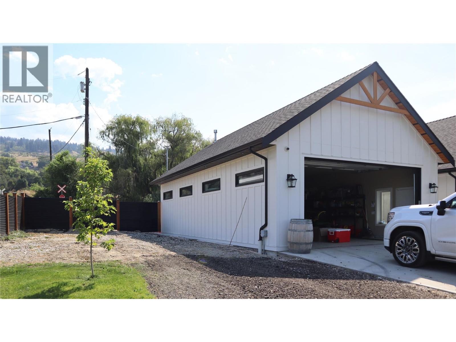 7850 Redwing Road, Vernon, British Columbia  V1B 3W6 - Photo 32 - 10358644