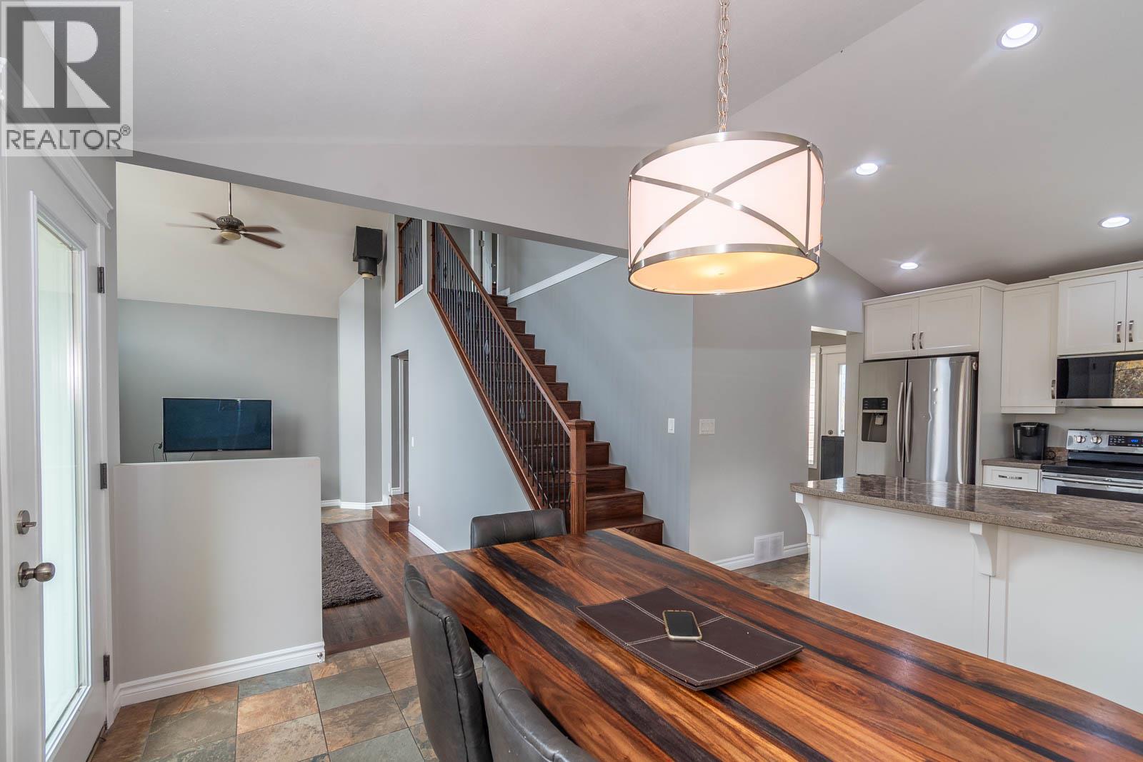 2234 Tappen Notch Hill Road, Tappen, British Columbia  V0E 2W1 - Photo 12 - 10345083