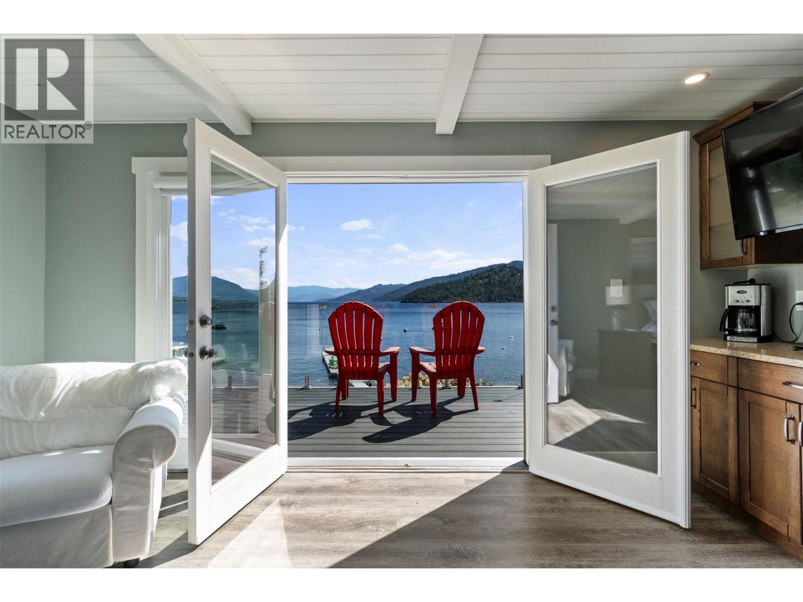 4243 Saratoga Road, Scotch Creek, British Columbia  V0E 1M5 - Photo 49 - 10359239