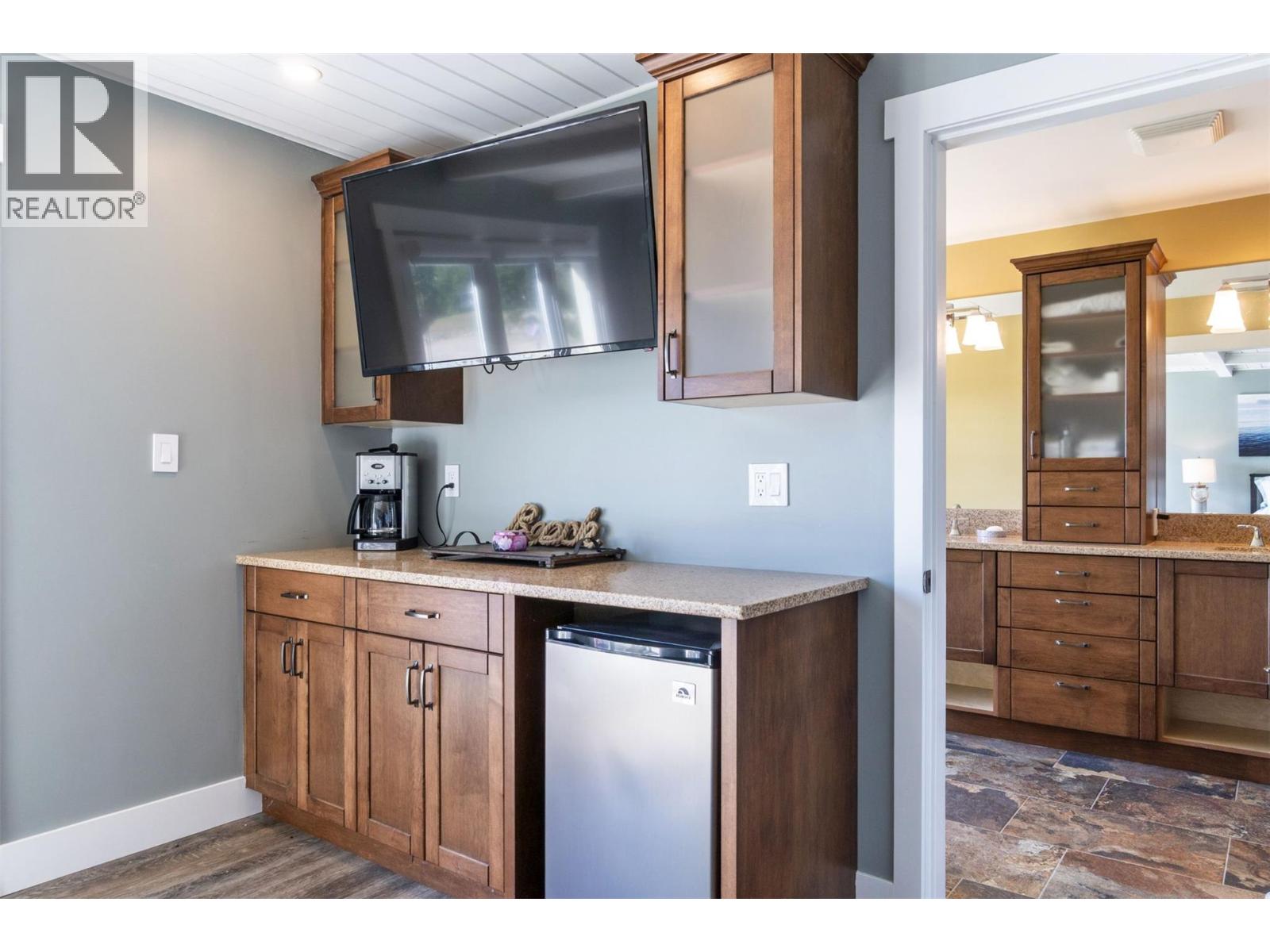 4243 Saratoga Road, Scotch Creek, British Columbia  V0E 1M5 - Photo 50 - 10359239