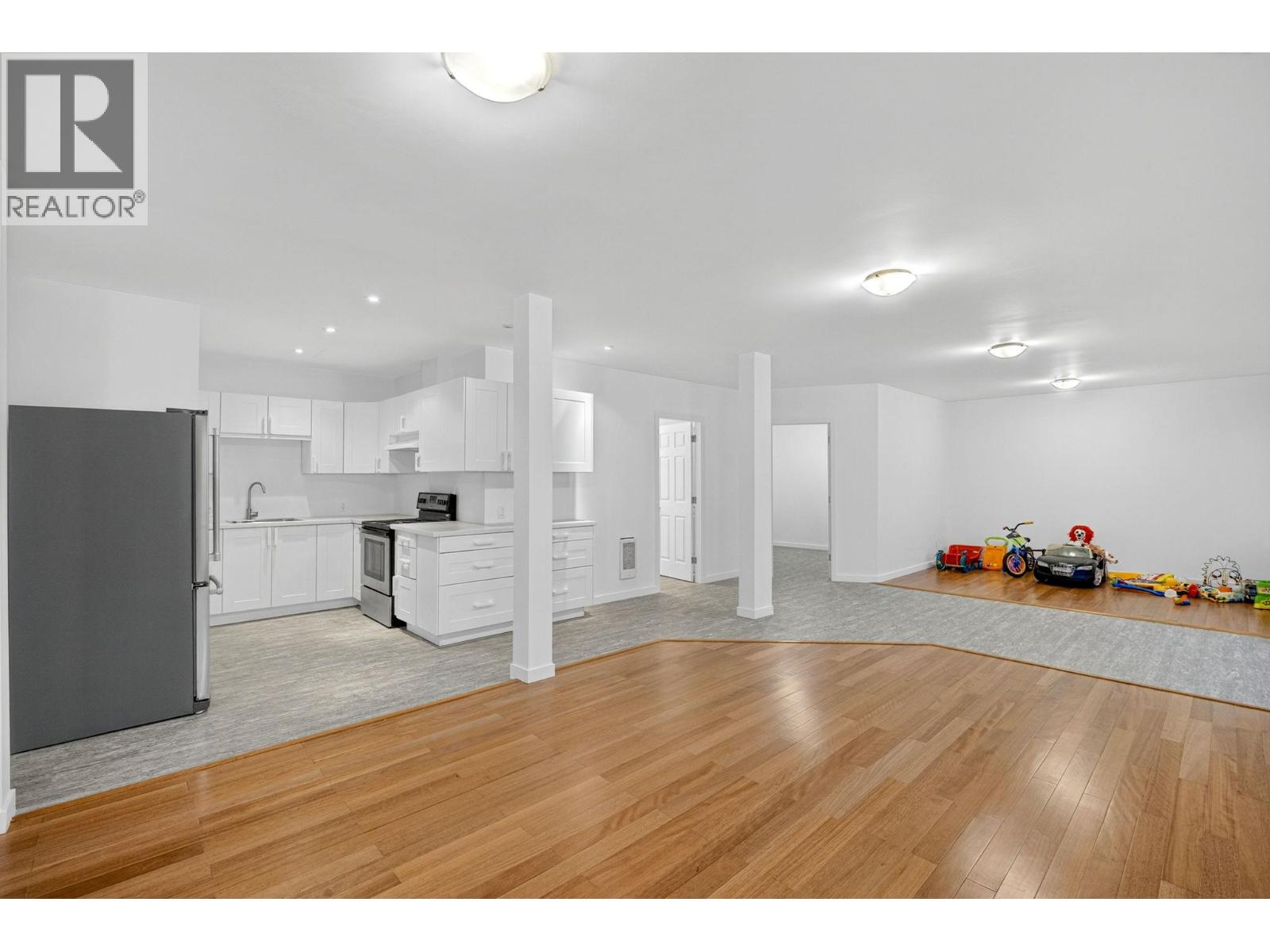 138 Saliken Drive, Penticton, British Columbia  V2A 8V6 - Photo 8 - 10359256