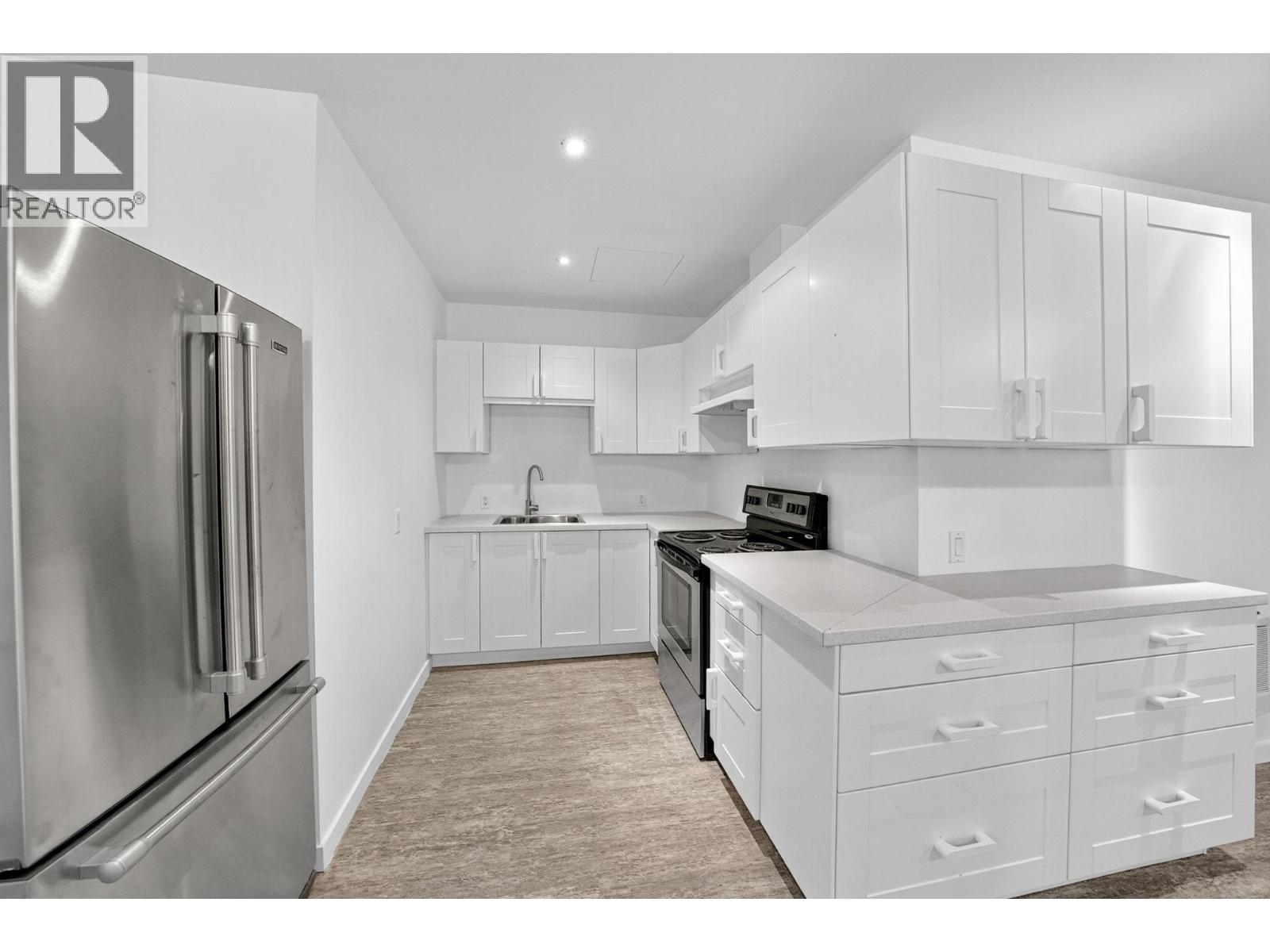 138 Saliken Drive, Penticton, British Columbia  V2A 8V6 - Photo 9 - 10359256