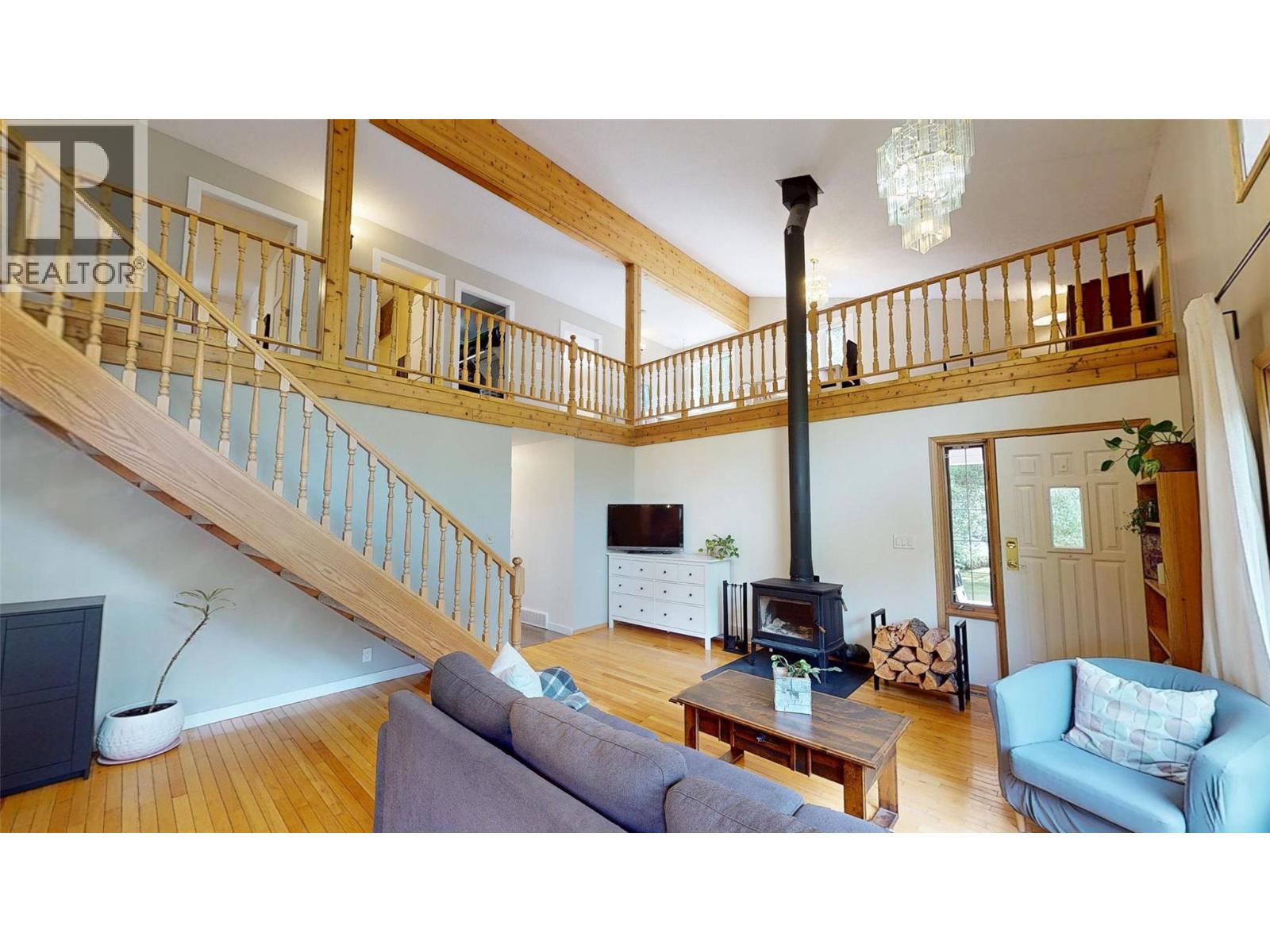 7392 8th Avenue, Hosmer, British Columbia  V0B 1M5 - Photo 2 - 10359204