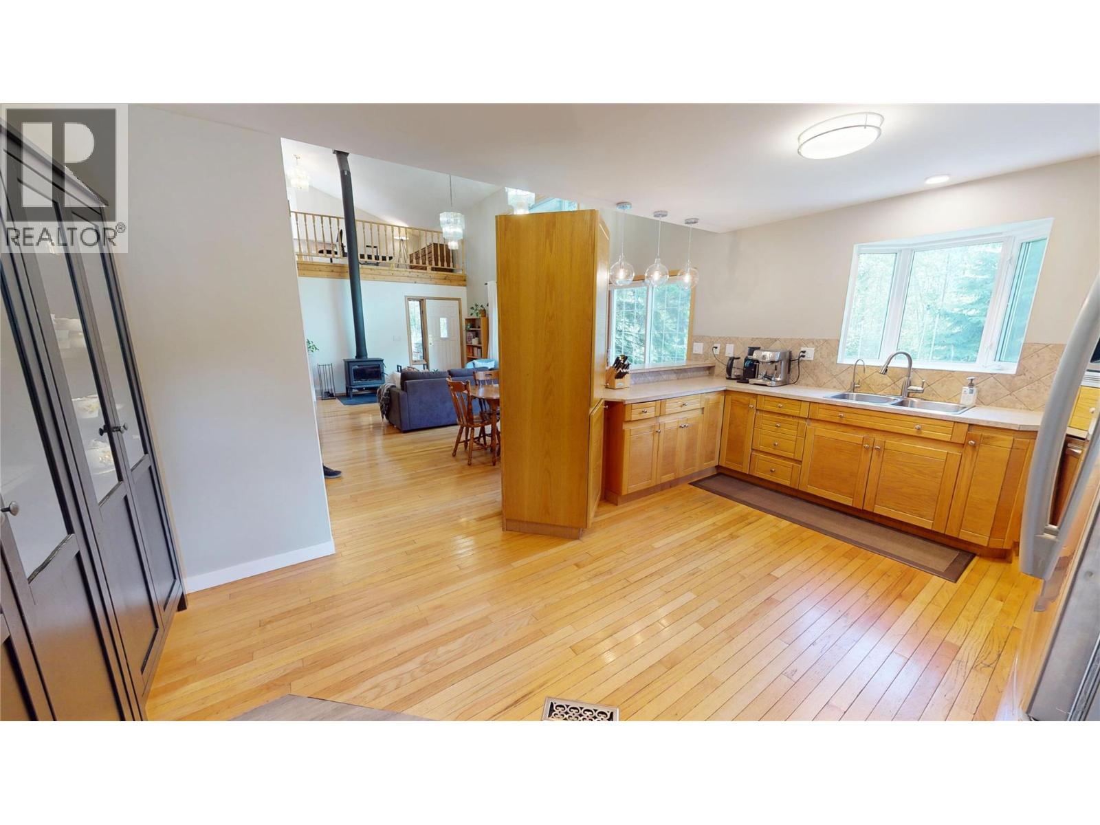 7392 8th Avenue, Hosmer, British Columbia  V0B 1M5 - Photo 4 - 10359204