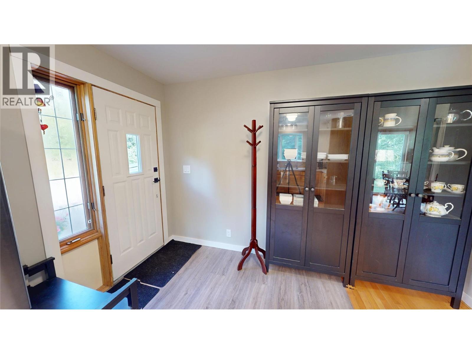 7392 8th Avenue, Hosmer, British Columbia  V0B 1M5 - Photo 6 - 10359204