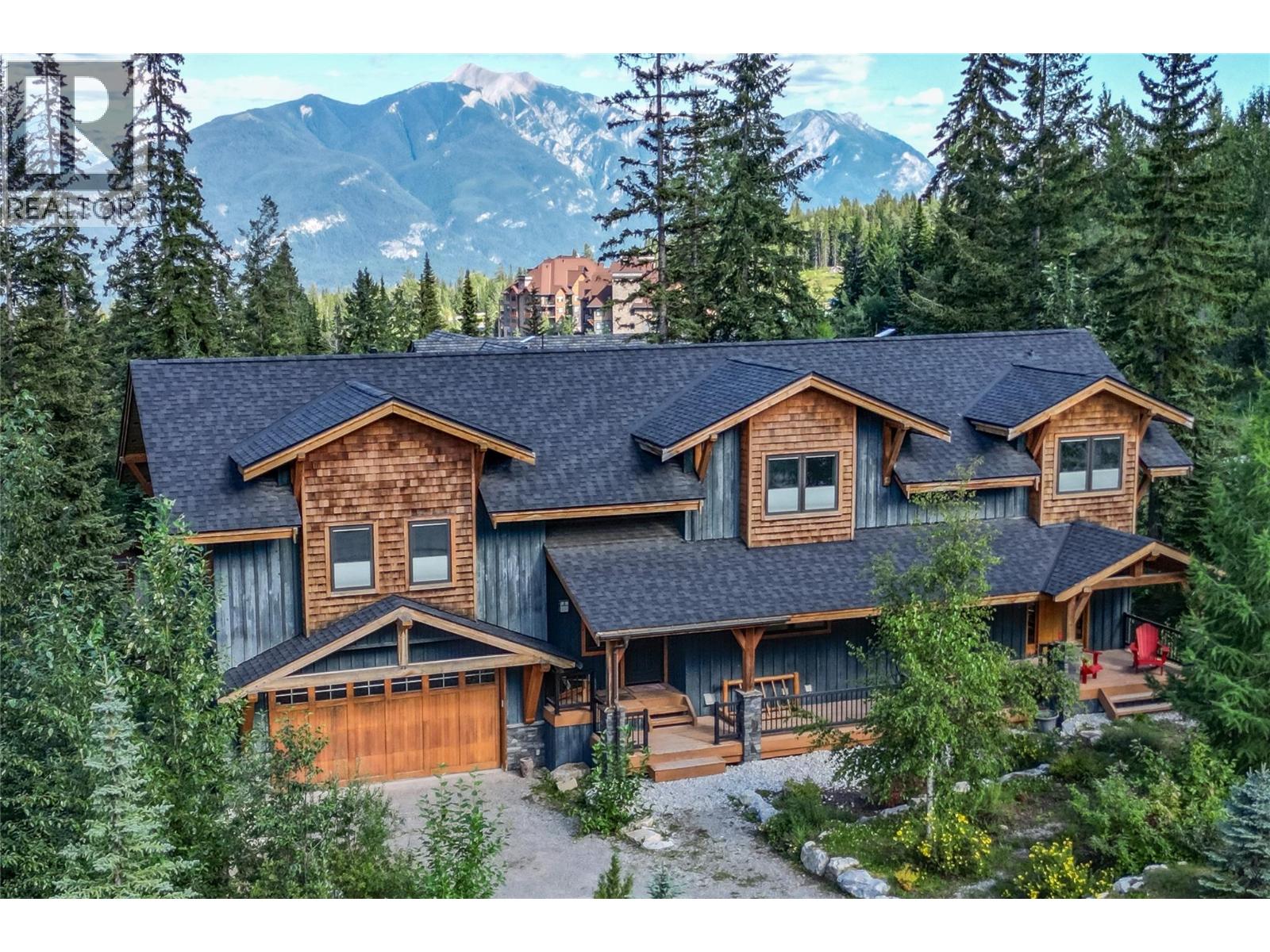 1590 Golden Avenue, Golden, British Columbia  V0A 1H0 - Photo 1 - 10359286