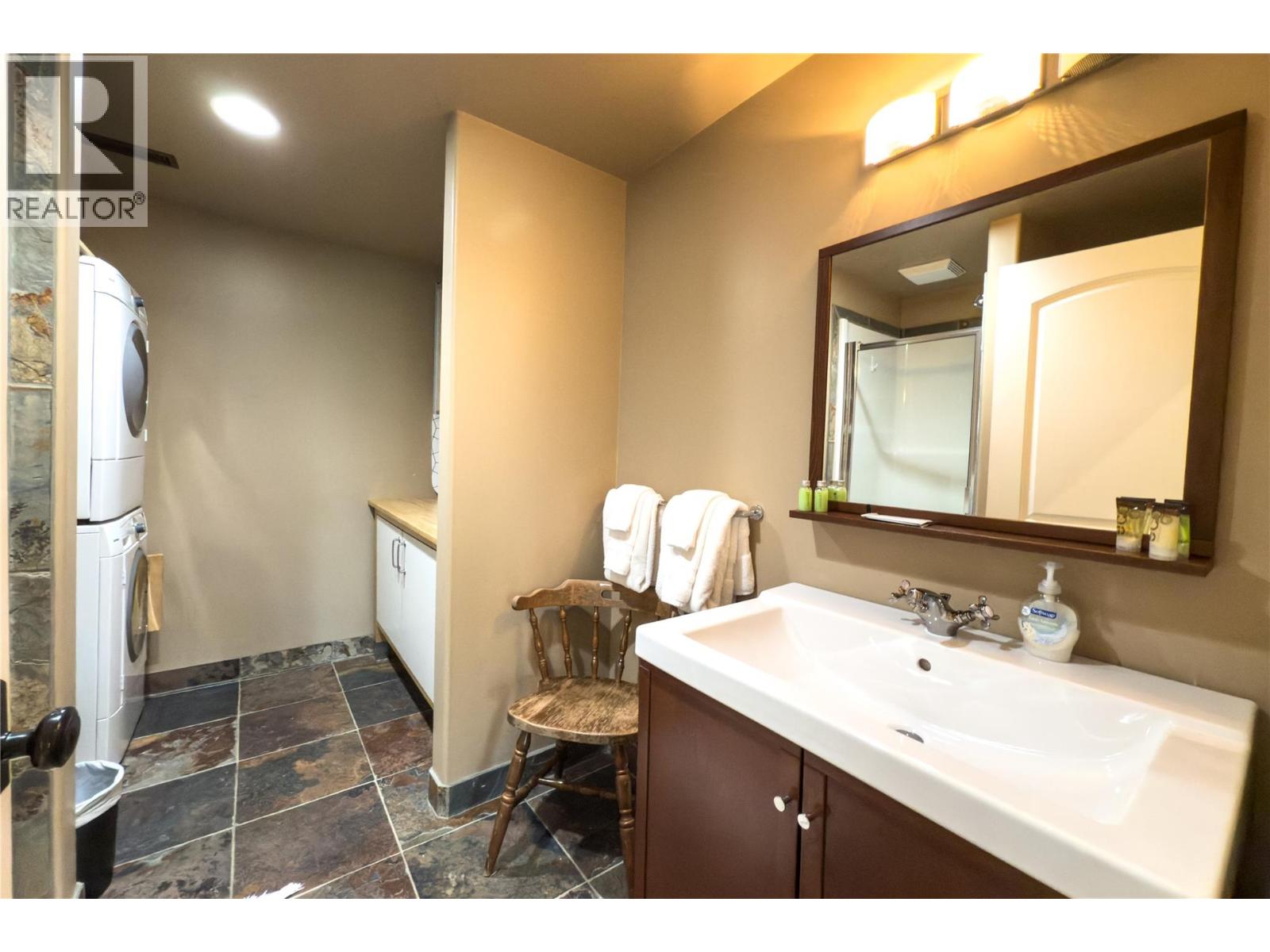 1590 Golden Avenue, Golden, British Columbia  V0A 1H0 - Photo 29 - 10359286