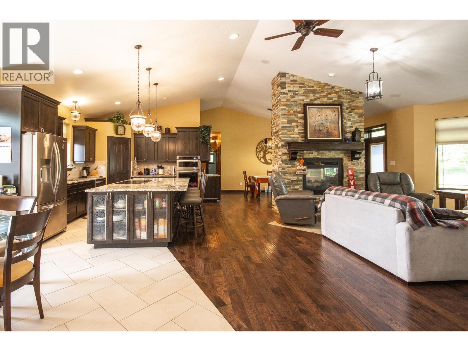 2713 210 Road, Dawson Creek, British Columbia  V1G 4H4 - Photo 10 - 10359356