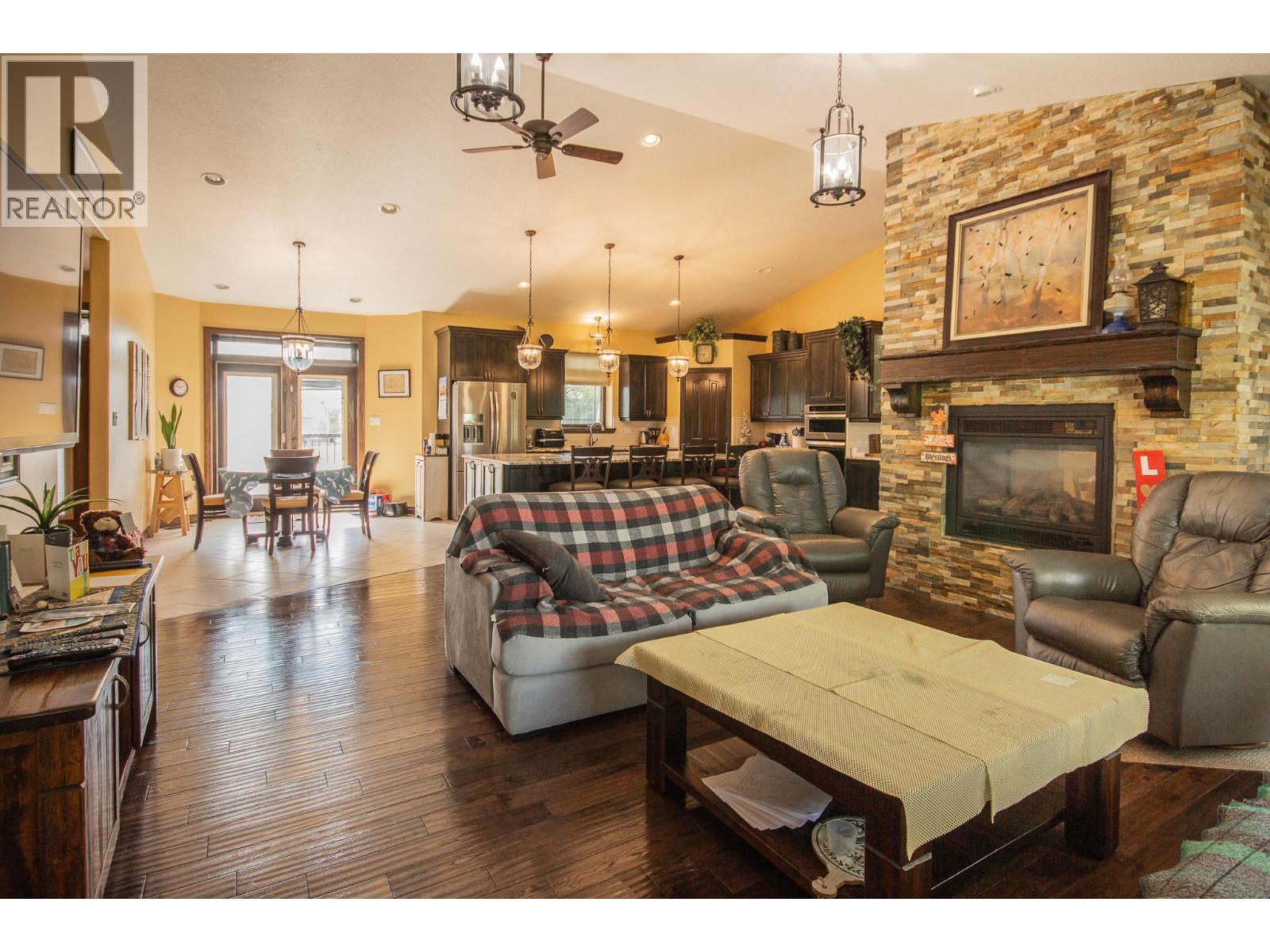 2713 210 Road, Dawson Creek, British Columbia  V1G 4H4 - Photo 12 - 10359356